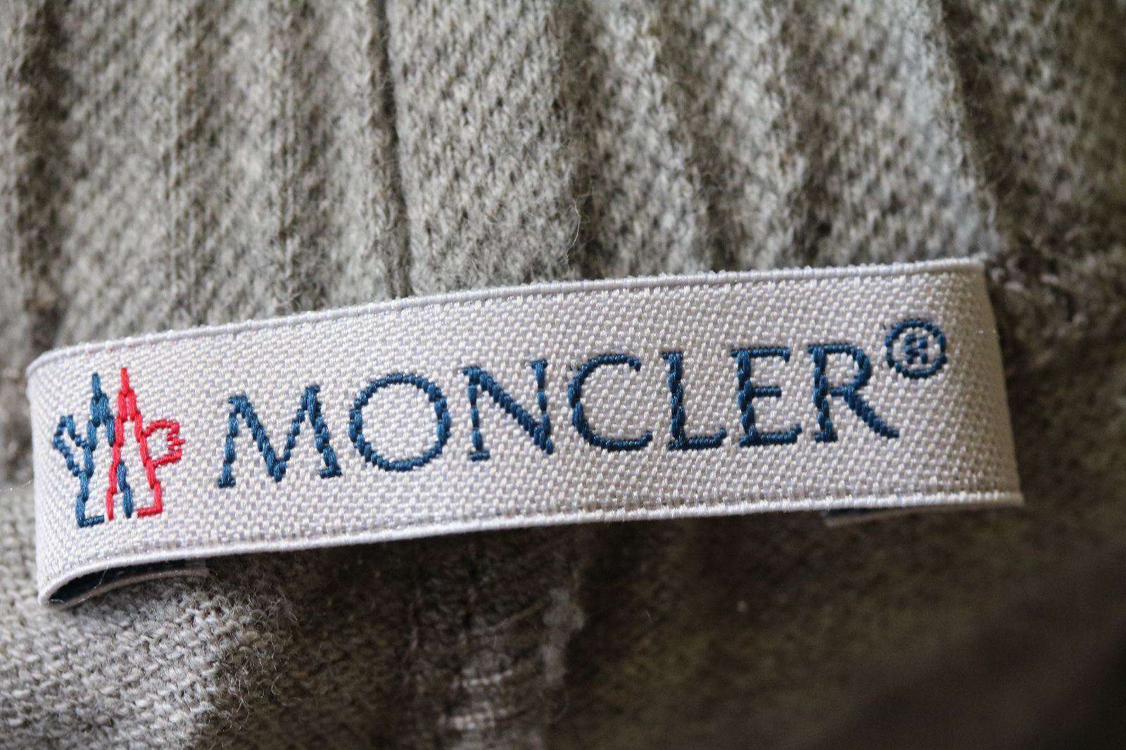 MONCLER BABY GREY SHORTS 12-18 MONTHS - Image 2