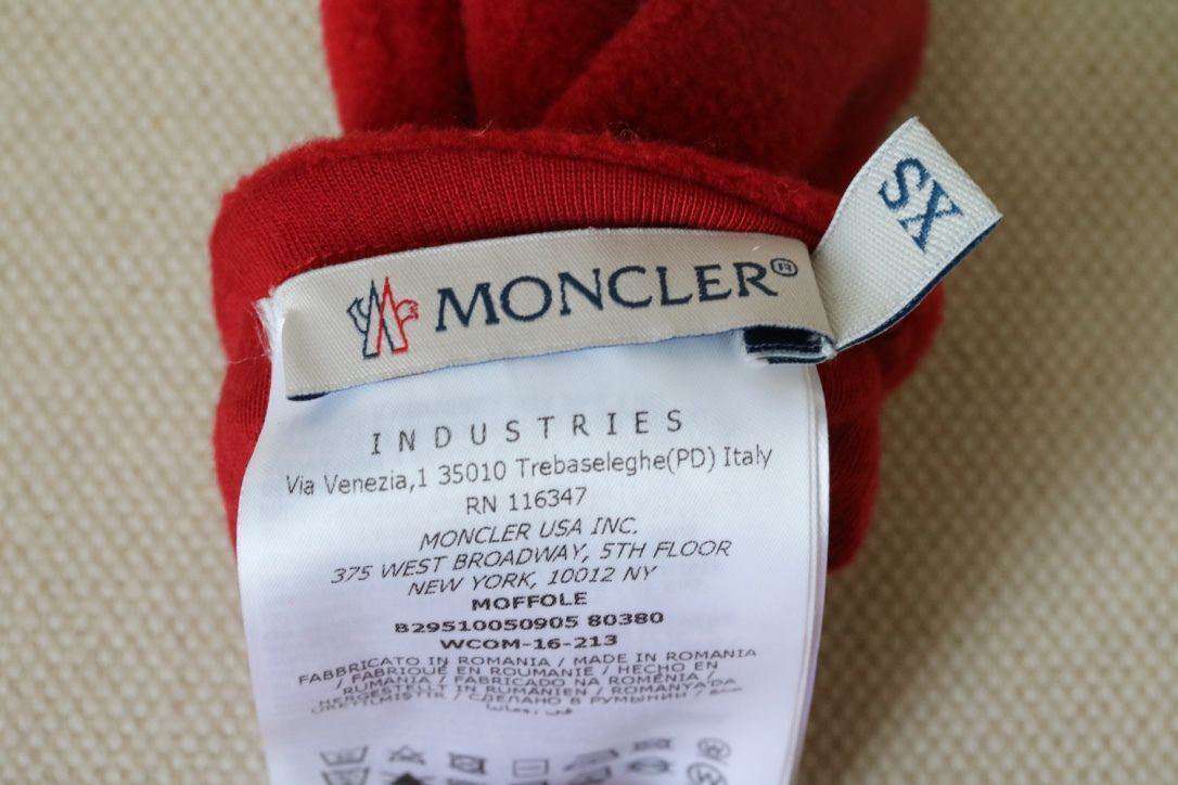 MONCLER BABY RED FLEECE MITTENS 3-9 MONTHS - Image 2