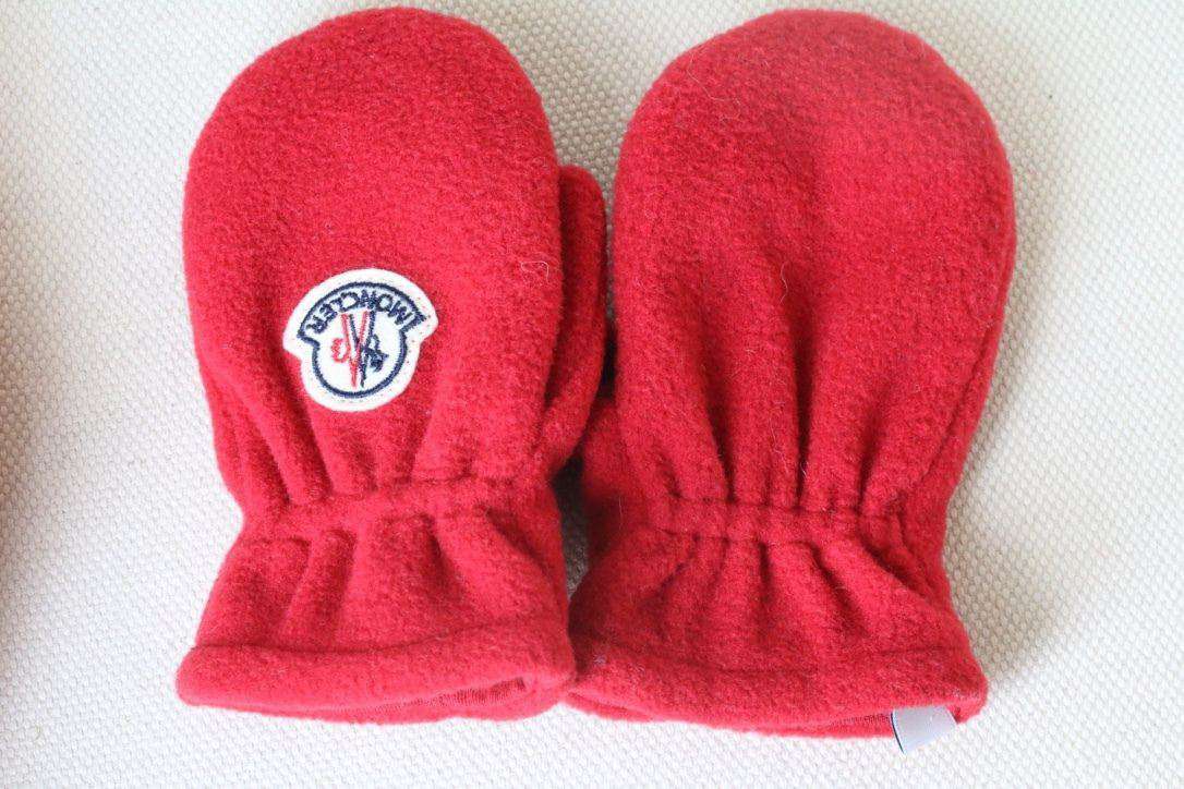 MONCLER BABY RED FLEECE MITTENS 3-9 MONTHS - Image 4