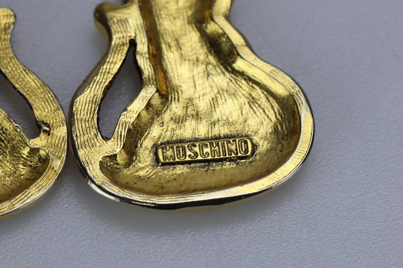MOSCHINO CAT GOLD TONE CLIP ON EARRINGS - Image 4