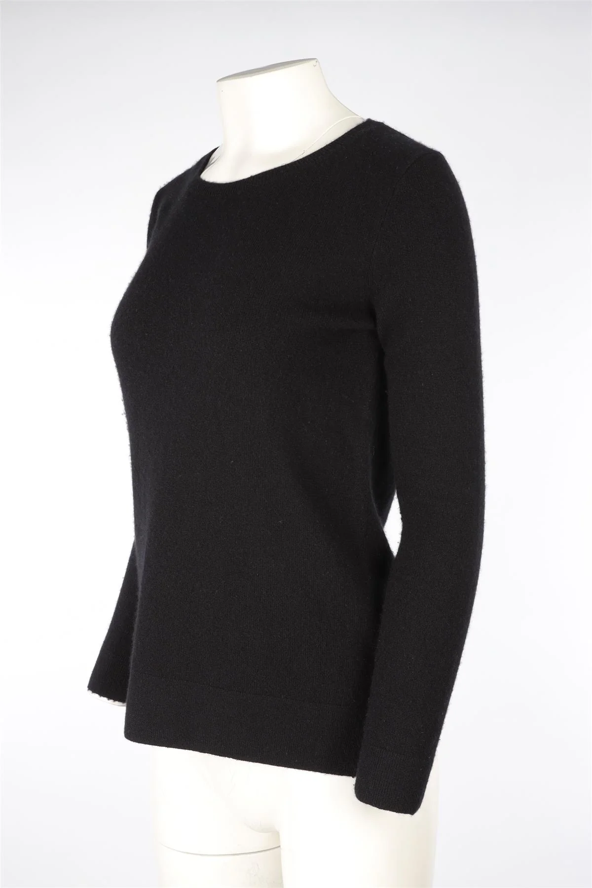 NEIMAN MARCUS BLACK CASHMERE SWEATER SMALL - Image 3