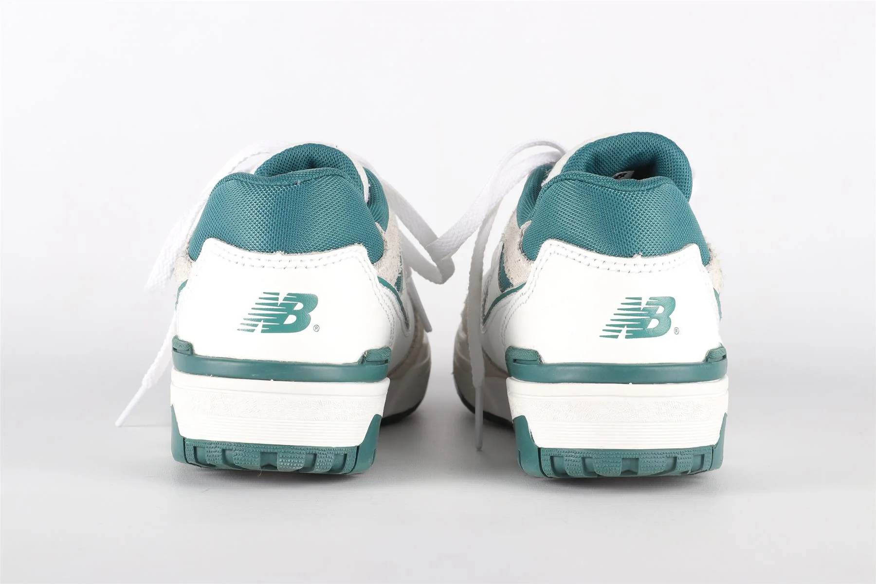 NEW BALANCE WHITE KIDS BOYS SNEAKERS EU 34.5 UK 2 US 2.5 - Image 5