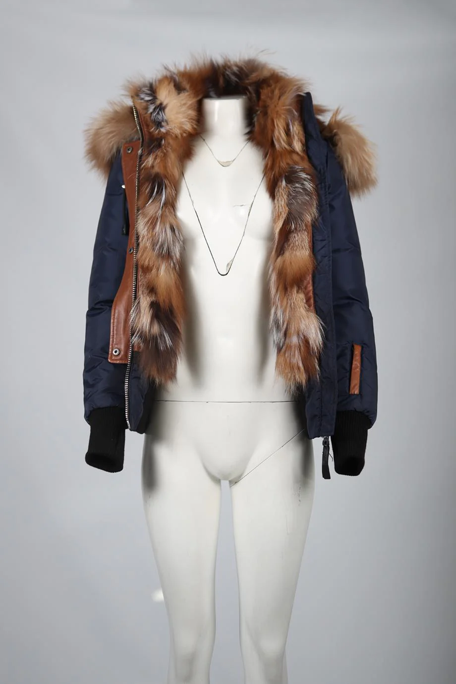 NICOLE BENISTI PADDED FOX FUR AND SHELL DOWN JACKET SMALL - Image 4