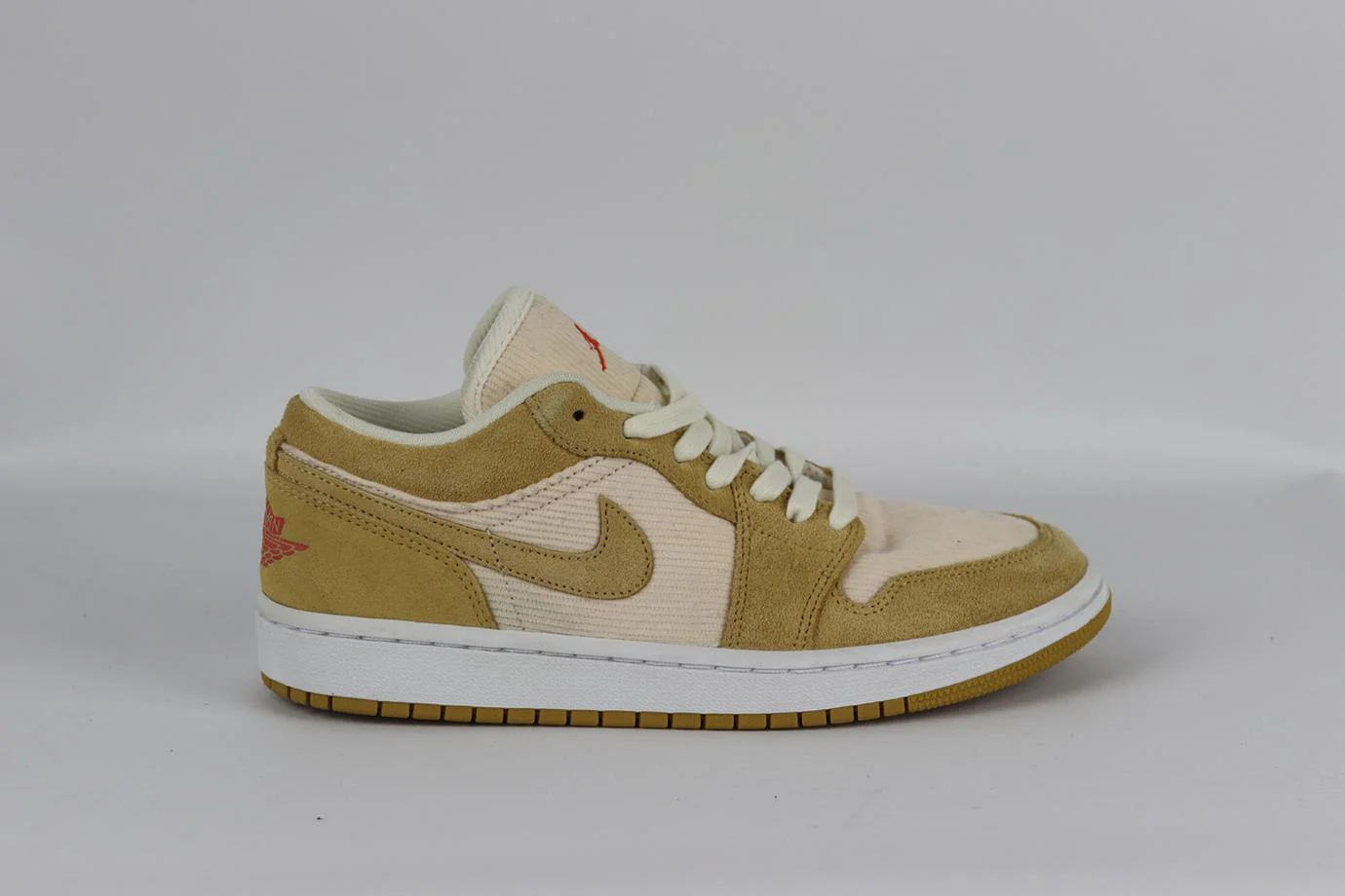 NIKE AIR JORDAN 1 LOW CORDUROY AND SUEDE SNEAKERS EU 39 UK 5.5 US 8 - Image 2