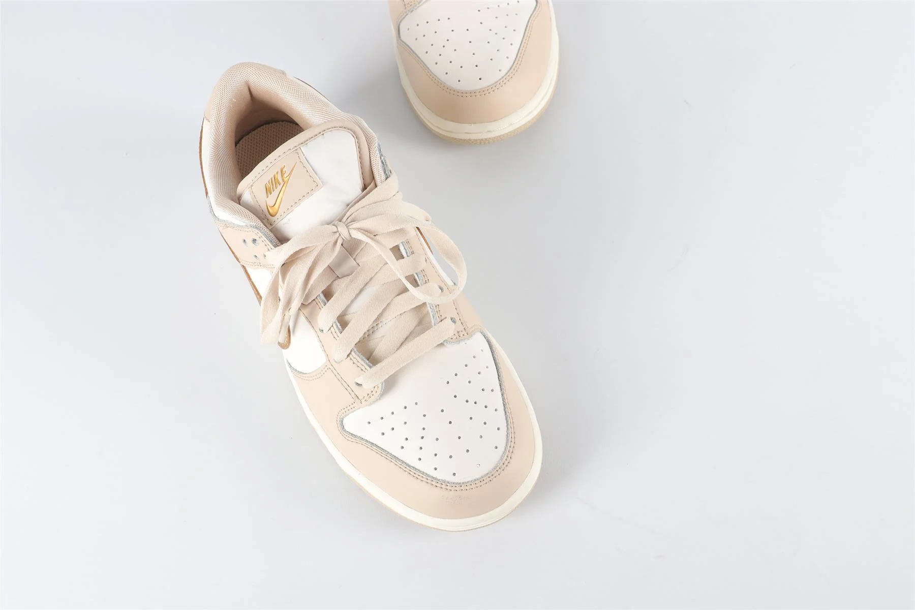 NIKE BEIGE DUNK GOLD SWOOSH SNEAKERS EU 39 UK 5.5 US 8 - Image 4