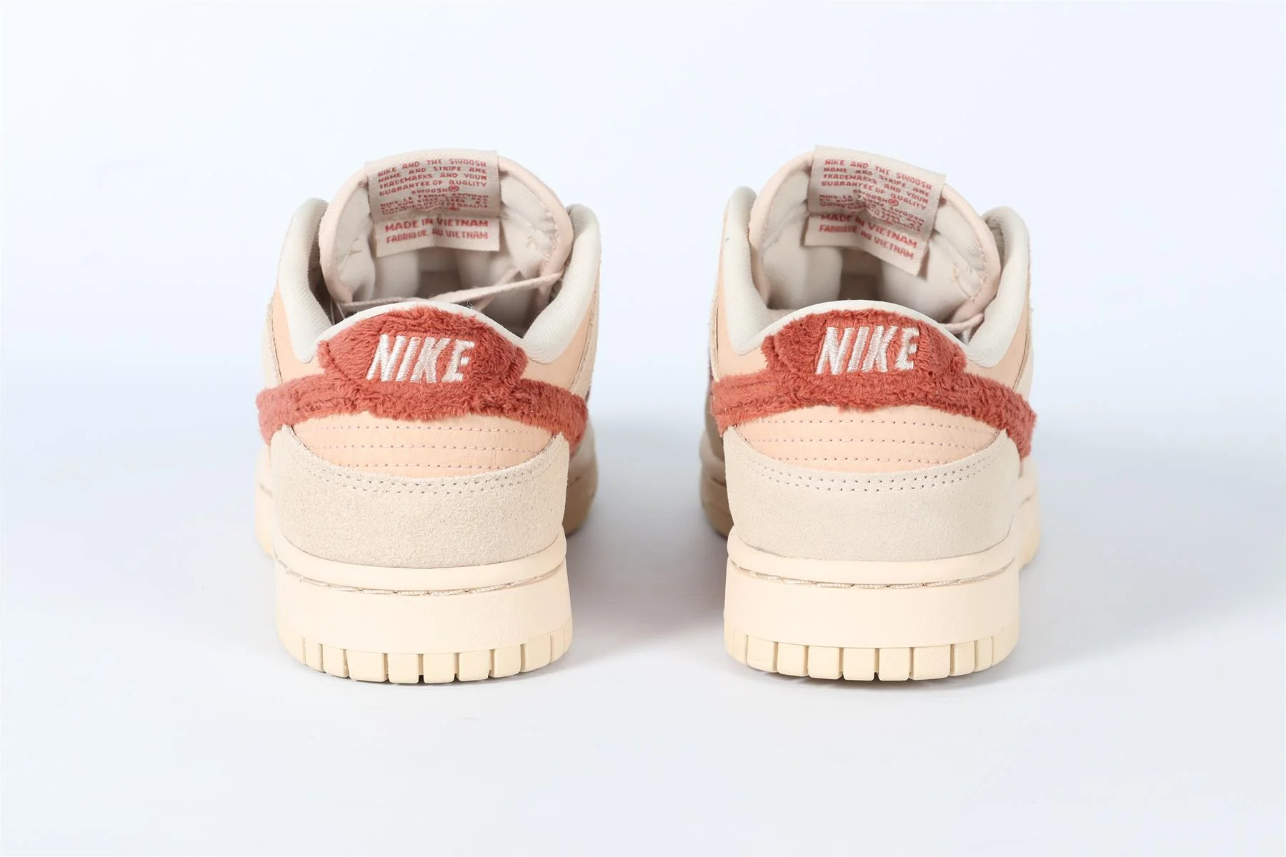 NIKE BEIGE LOW TERRY SWOOSH SUEDE SNEAKERS EU 38.5 UK 5 US 7.5 - Image 4