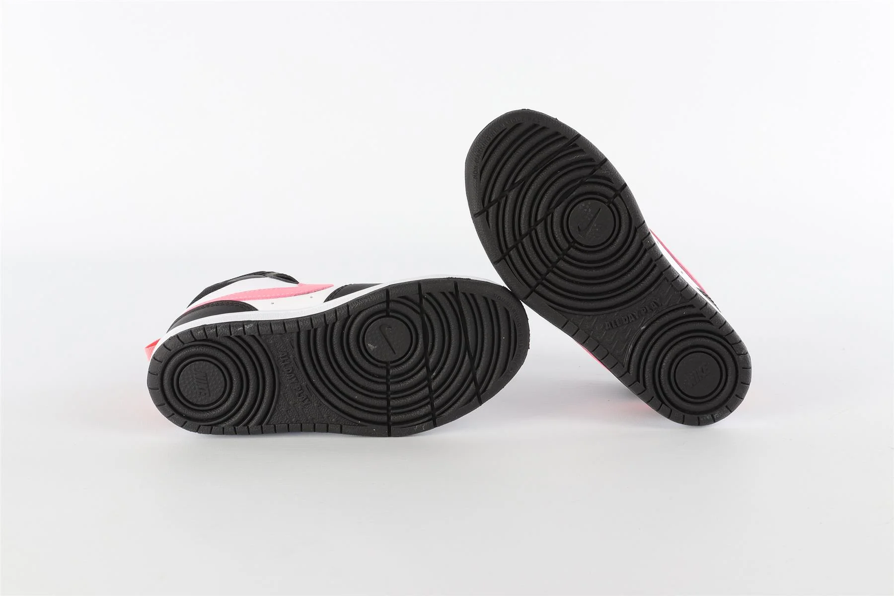 NIKE BLACK GIRLS TRAINERS EU 29 UK 10.5 US 11.5 - Image 6