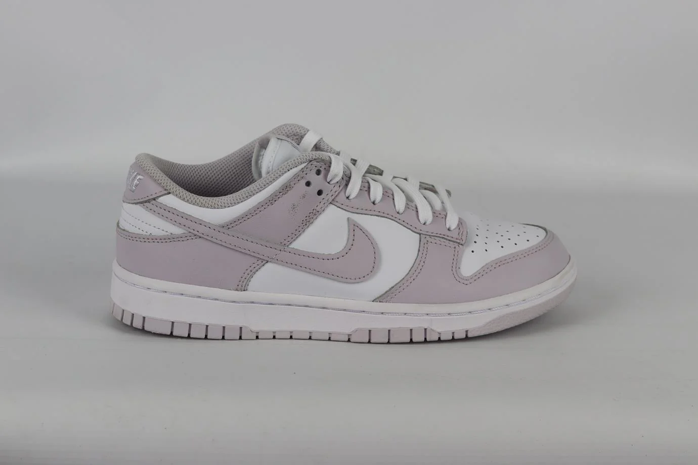 NIKE DUNK LOW LIGHT VIOLET LEATHER SNEAKERS EU 39 UK 5.5 US 8 - Image 2