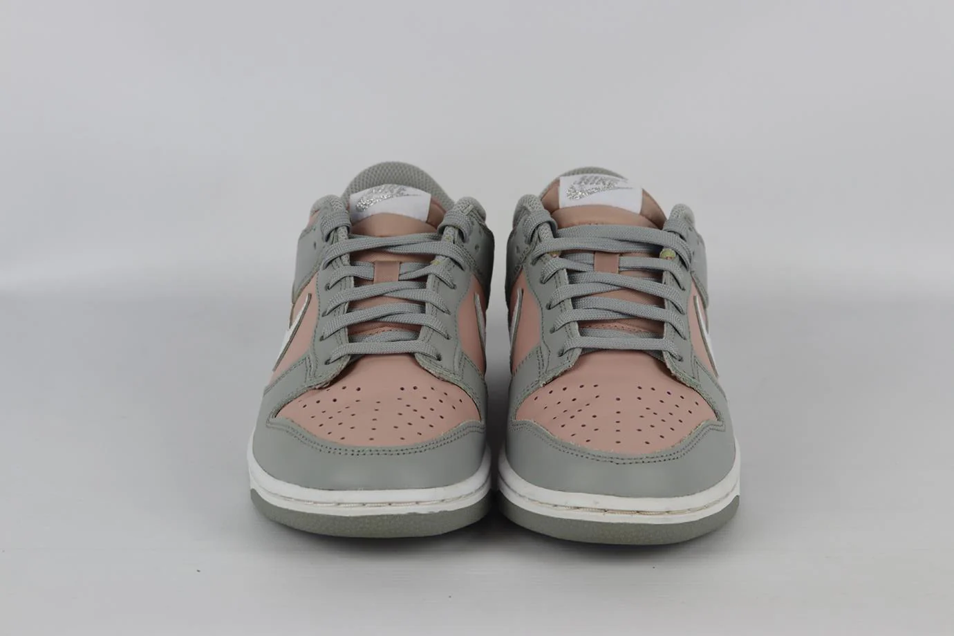 NIKE DUNK LOW PINK OXFORD LEATHER SNEAKERS EU 39 UK 5.5 US 8 - Image 3