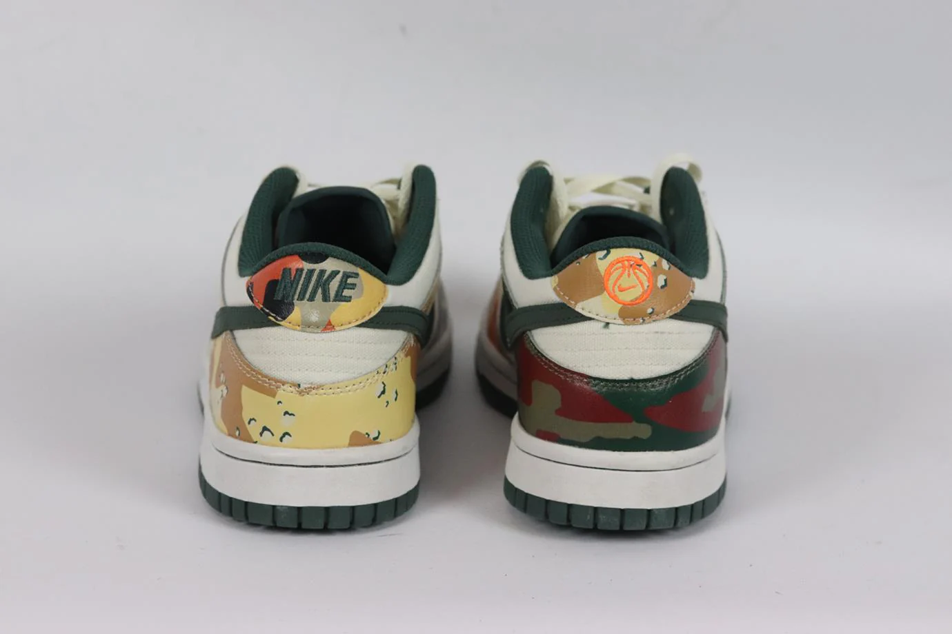 NIKE DUNK LOW SE SAIL MULTI CAMO FAUX LEATHER AND CANVAS SNEAKERS EU 40 UK 6 US 7 - Image 4