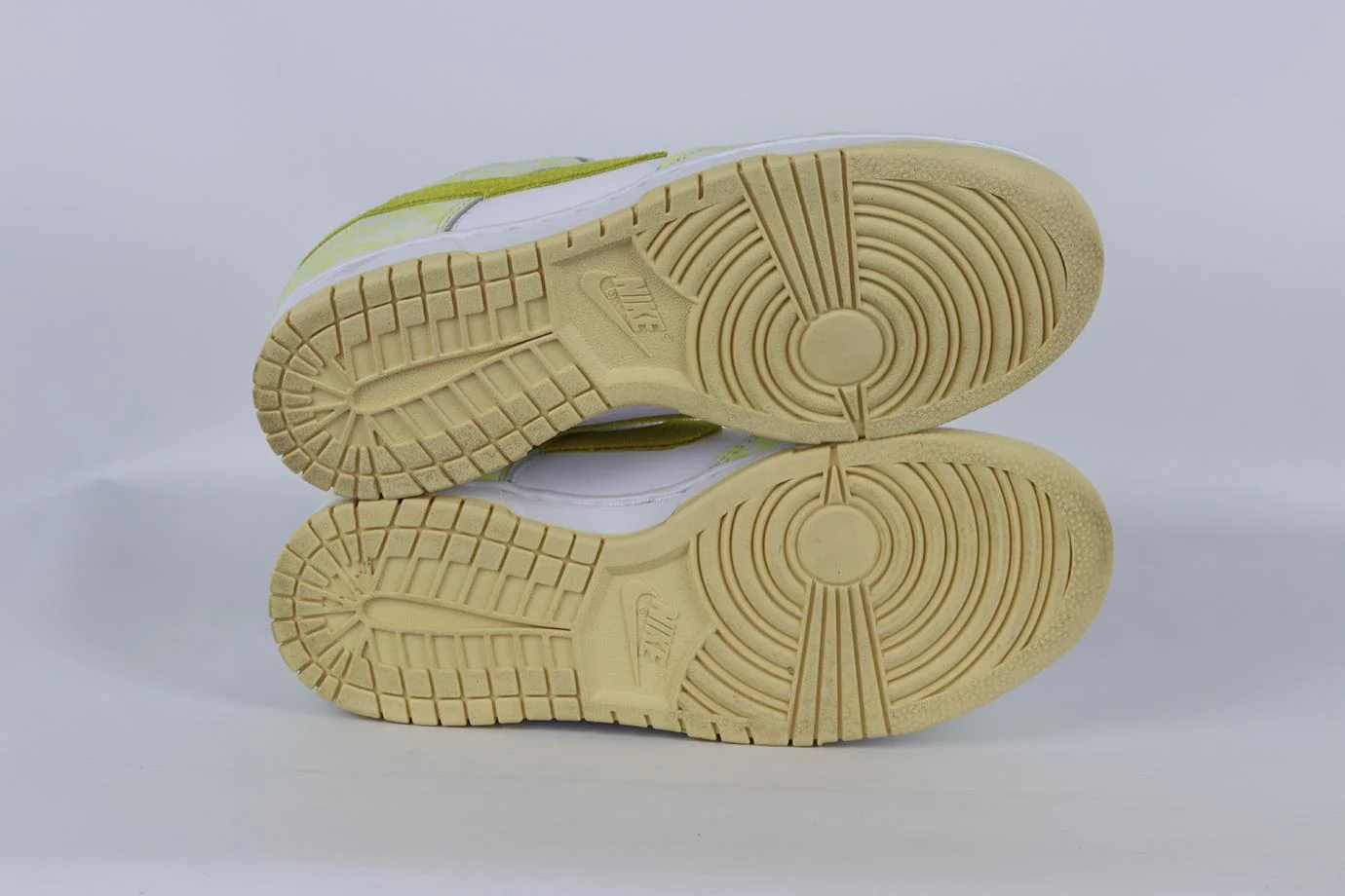 NIKE DUNK LOW YELLOW STRIKE LEATHER SNEAKERS EU 39 UK 5.5 US 8 - Image 5