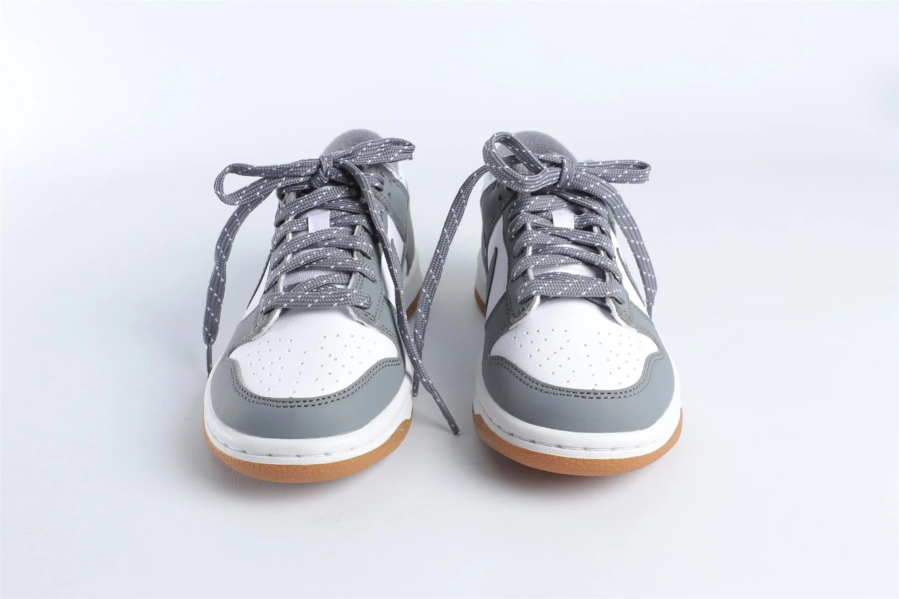 NIKE GREY KIDS LEATHER SNEAKERS EU 35.5 UK 3 US 3.5 - Image 3