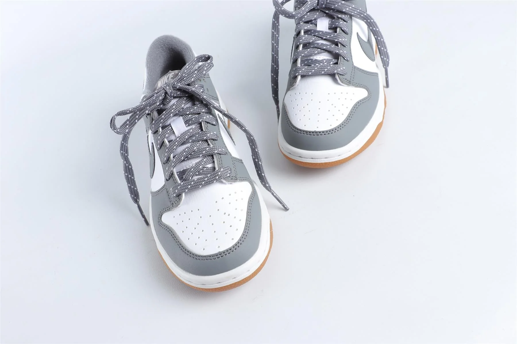 NIKE GREY KIDS LEATHER SNEAKERS EU 35.5 UK 3 US 3.5 - Image 4
