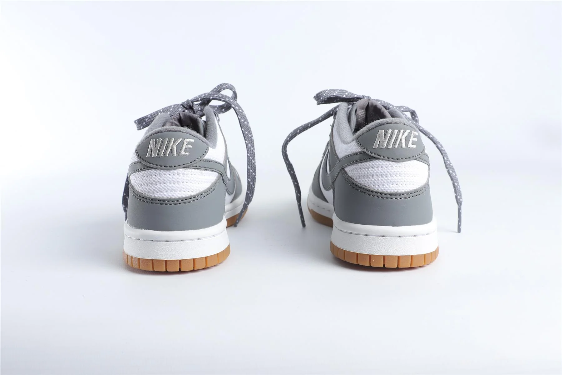 NIKE GREY KIDS LEATHER SNEAKERS EU 35.5 UK 3 US 3.5 - Image 5