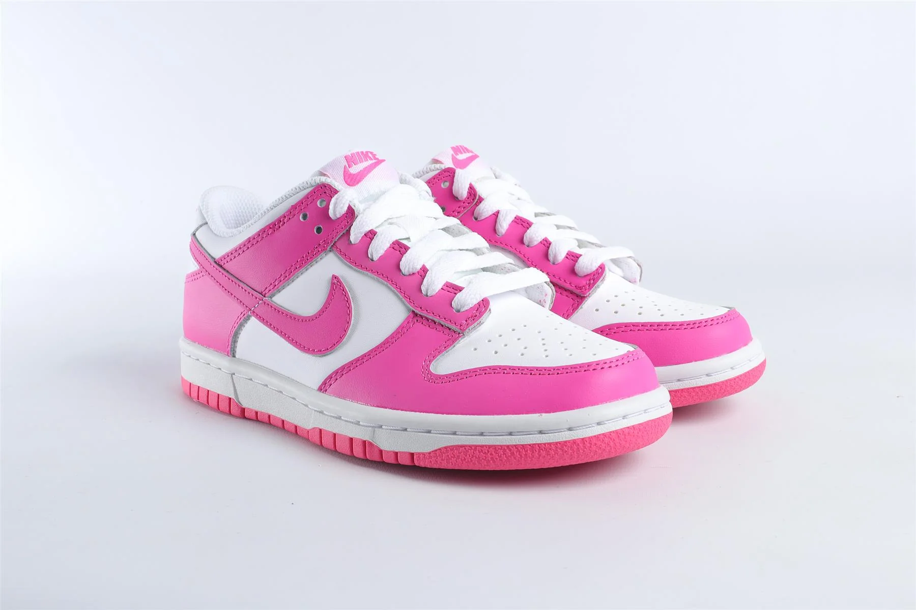 NIKE PINK KIDS LEATHER SNEAKERS EU 35.5 UK 3 US 3.5 - Image 2