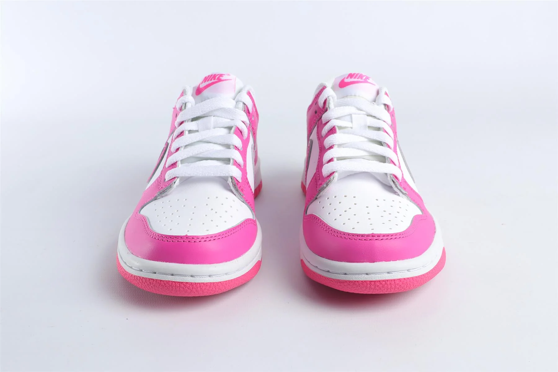NIKE PINK KIDS LEATHER SNEAKERS EU 35.5 UK 3 US 3.5 - Image 3
