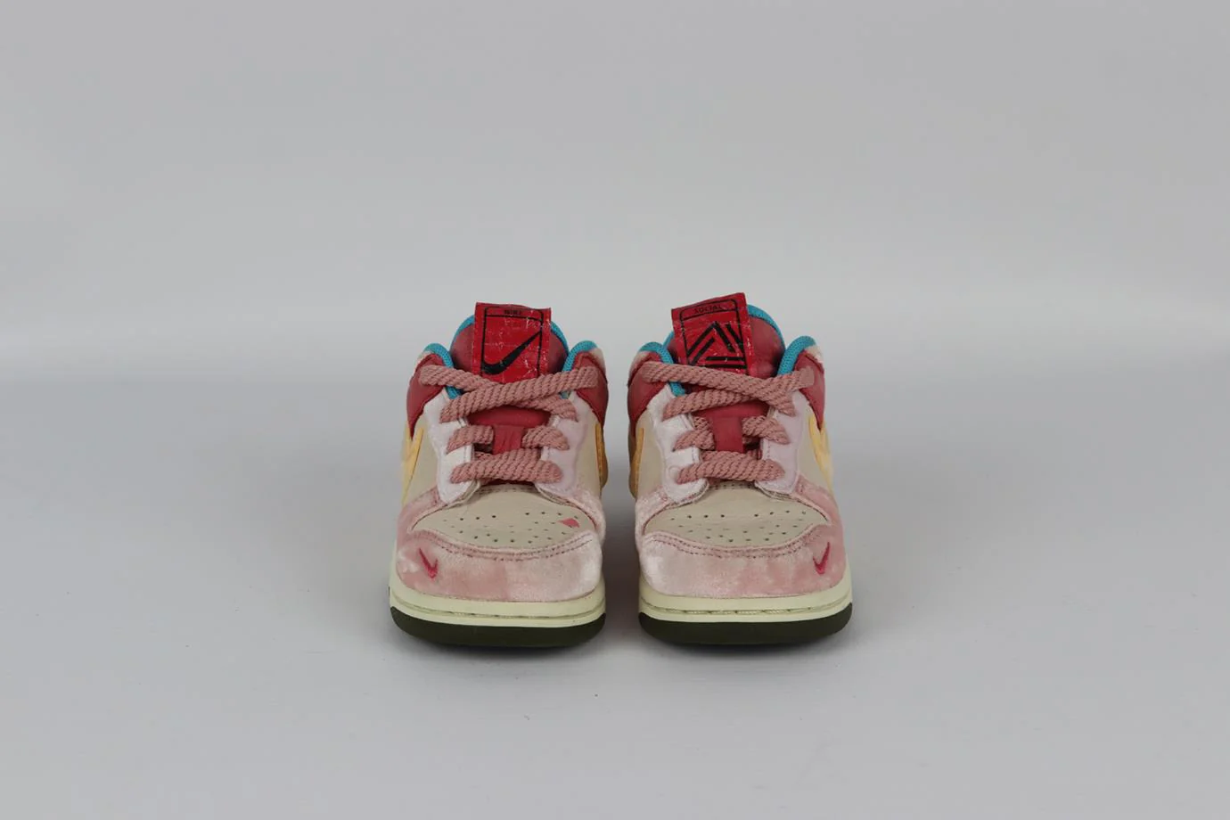 NIKE + SOCIAL STATUS KIDS GIRLS DUNK LOW LEATHER SNEAKERS EU 35.5 UK 6.5 - Image 3
