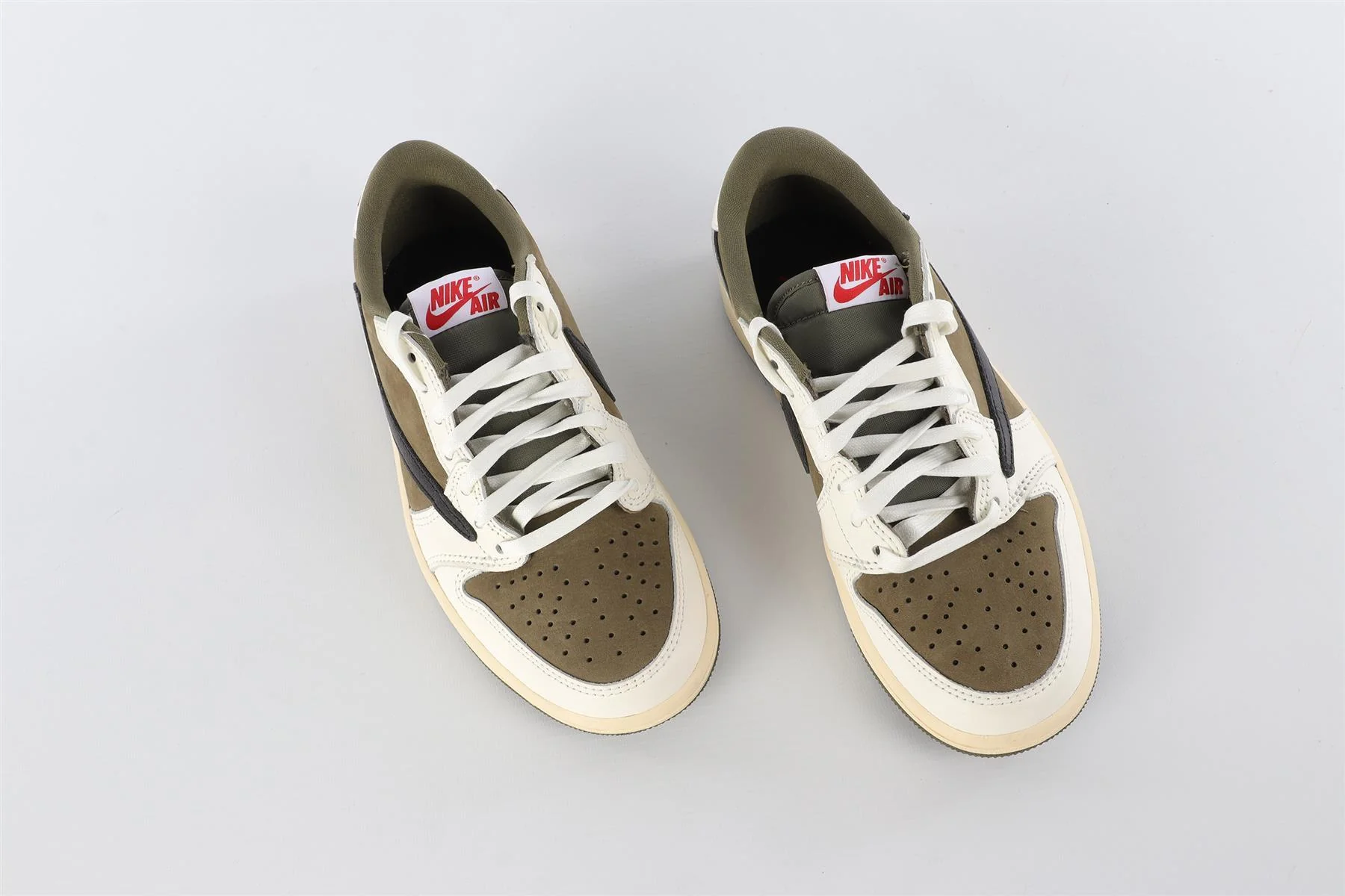 NIKE + TRAVIS SCOTT AIR JORDAN REVERSE MEDIUM OLIVE SNEAKERS EU 37 UK 4 US 6.5 - Image 4