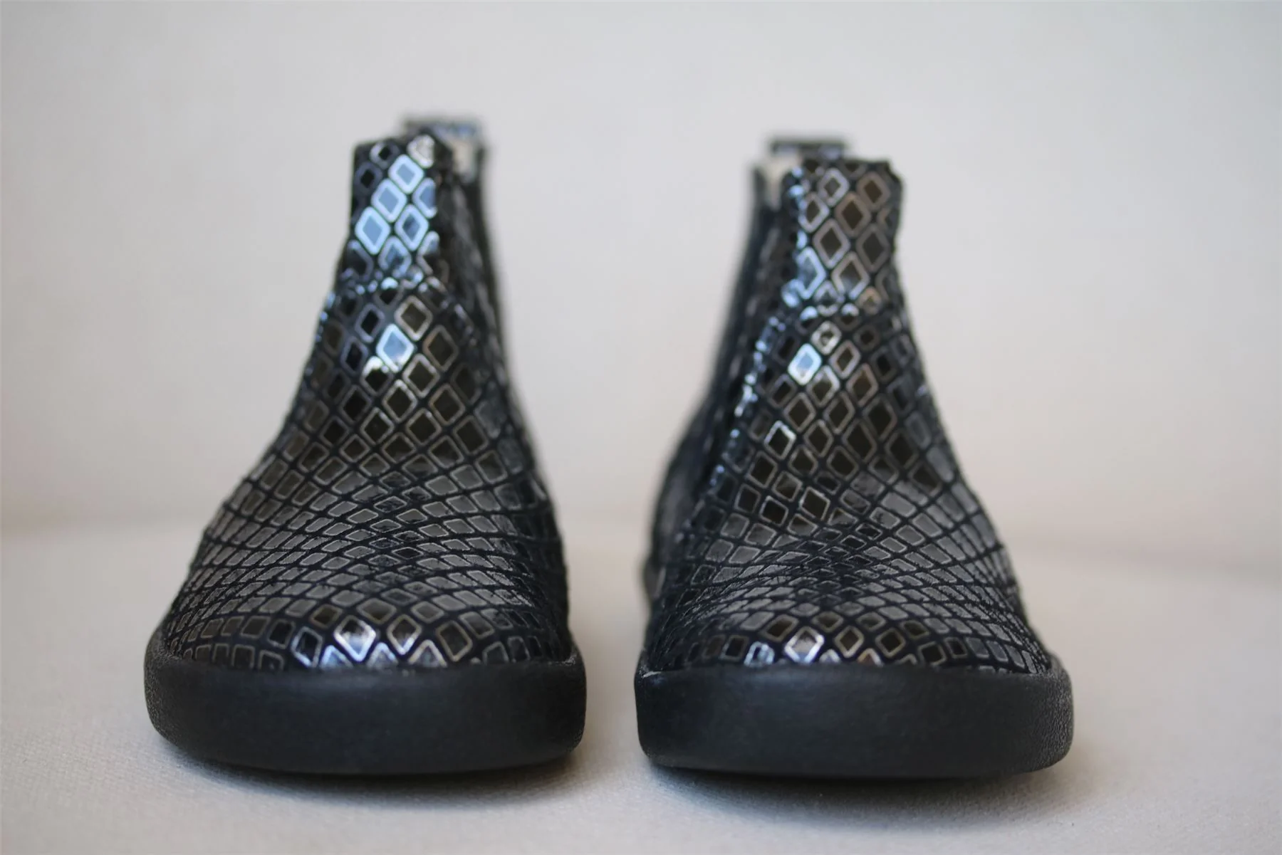 OLD SOLES GIRLS BLACK & SILVER BOOTS EU 25 UK 8 - Image 3