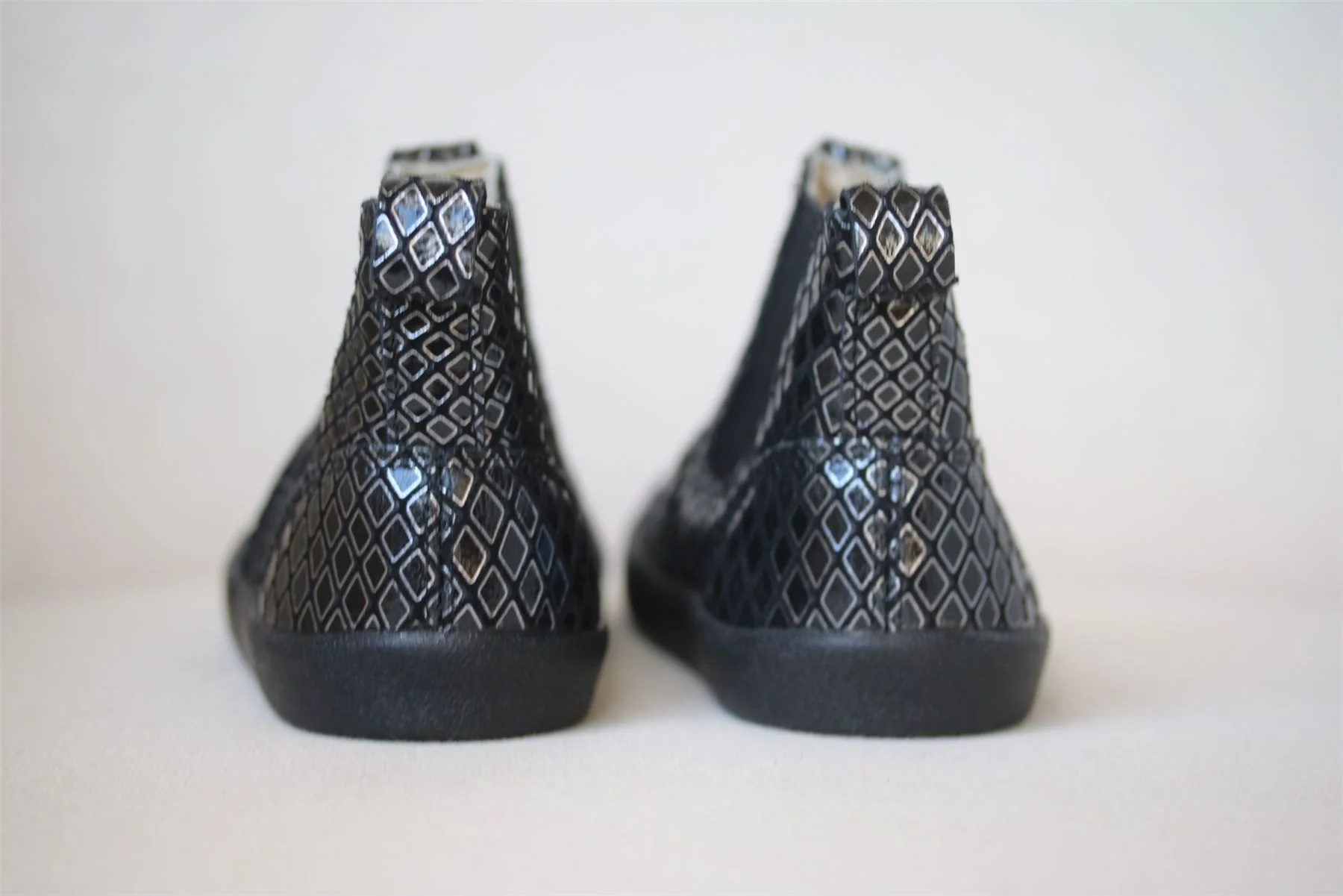 OLD SOLES GIRLS BLACK & SILVER BOOTS EU 25 UK 8 - Image 4