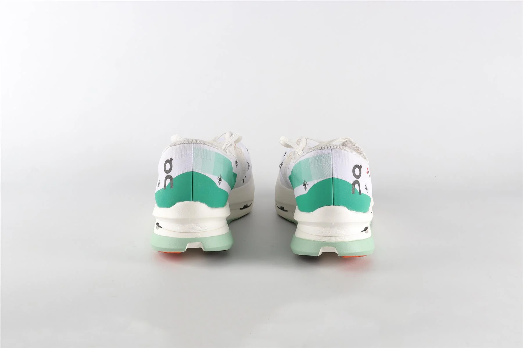 ON WHITE MEN'S MESH SNEAKERS UK 8.5 - Image 5