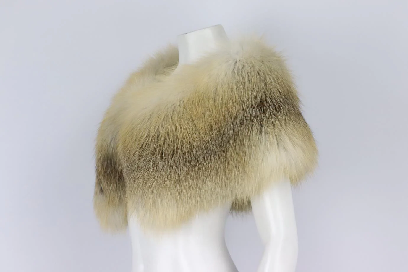 OSCAR DE LA RENTA FOX FUR CAPE SMALL - Image 3