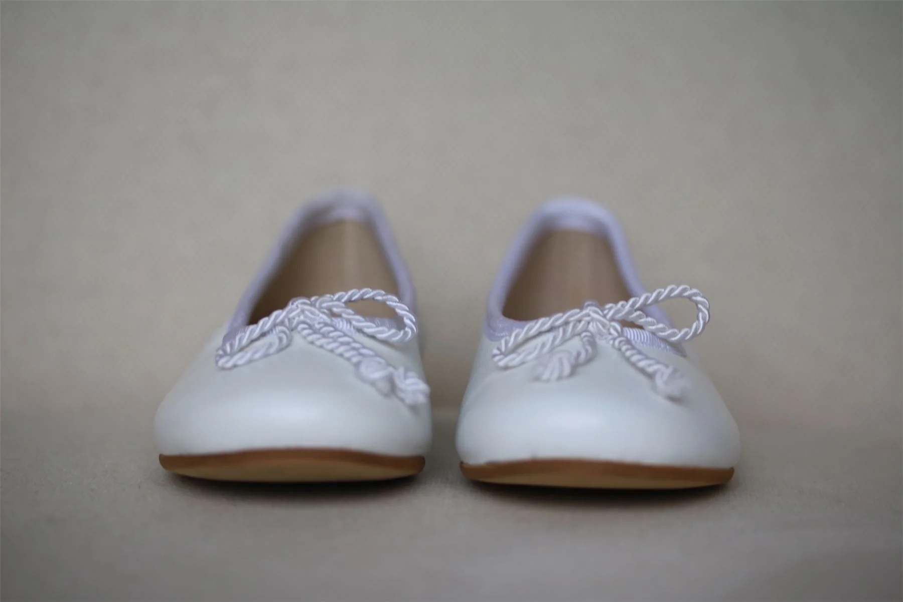 OSCAR DE LA RENTA GIRLS WHITE LEATHER FLATS EU 25 UK 7.5 - Image 3
