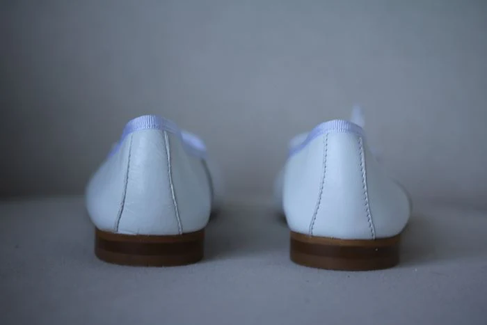 OSCAR DE LA RENTA GIRLS WHITE LEATHER FLATS EU 28 UK 10 - Image 4