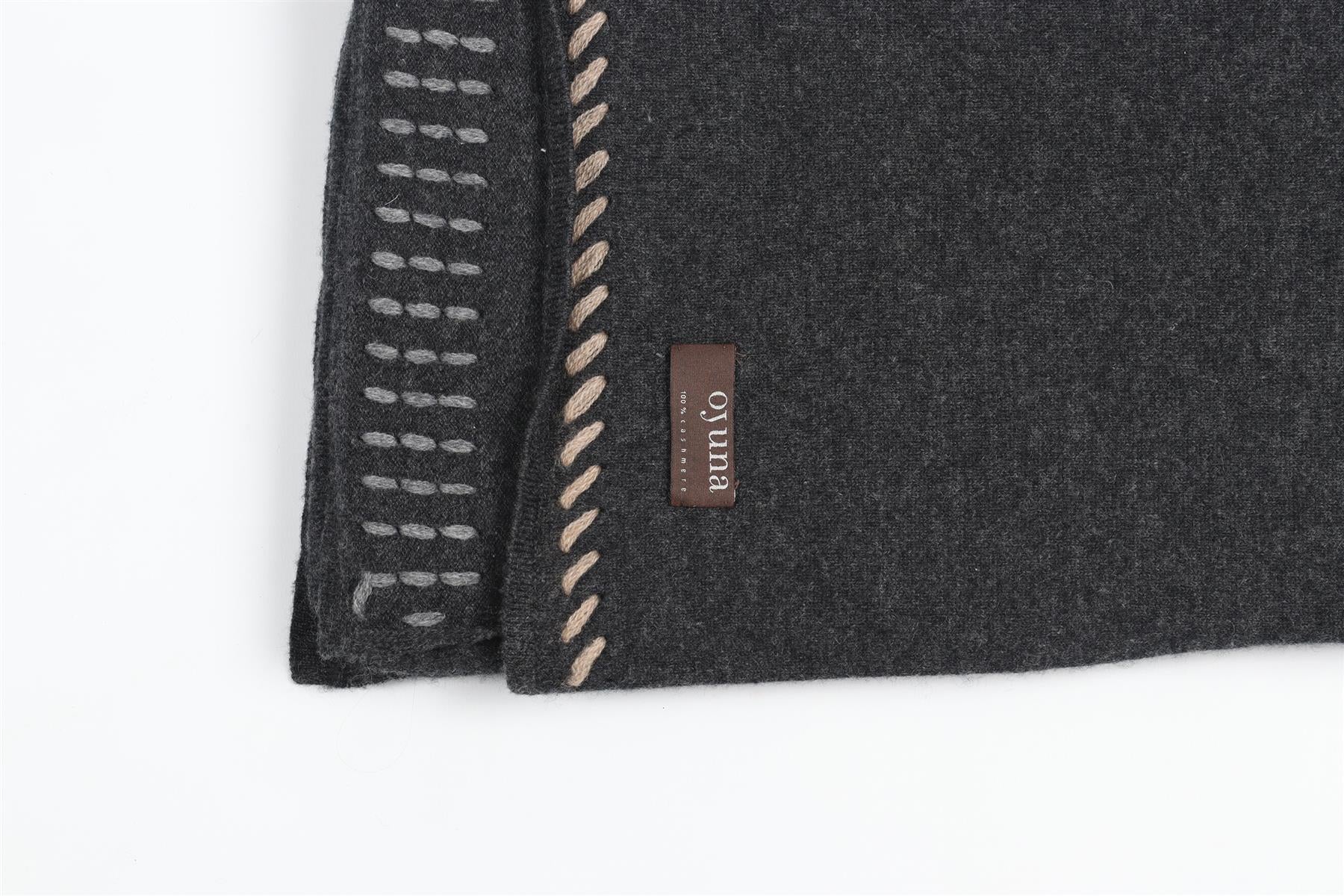 OYUNA GREY CASHMERE BLANKET - Image 3