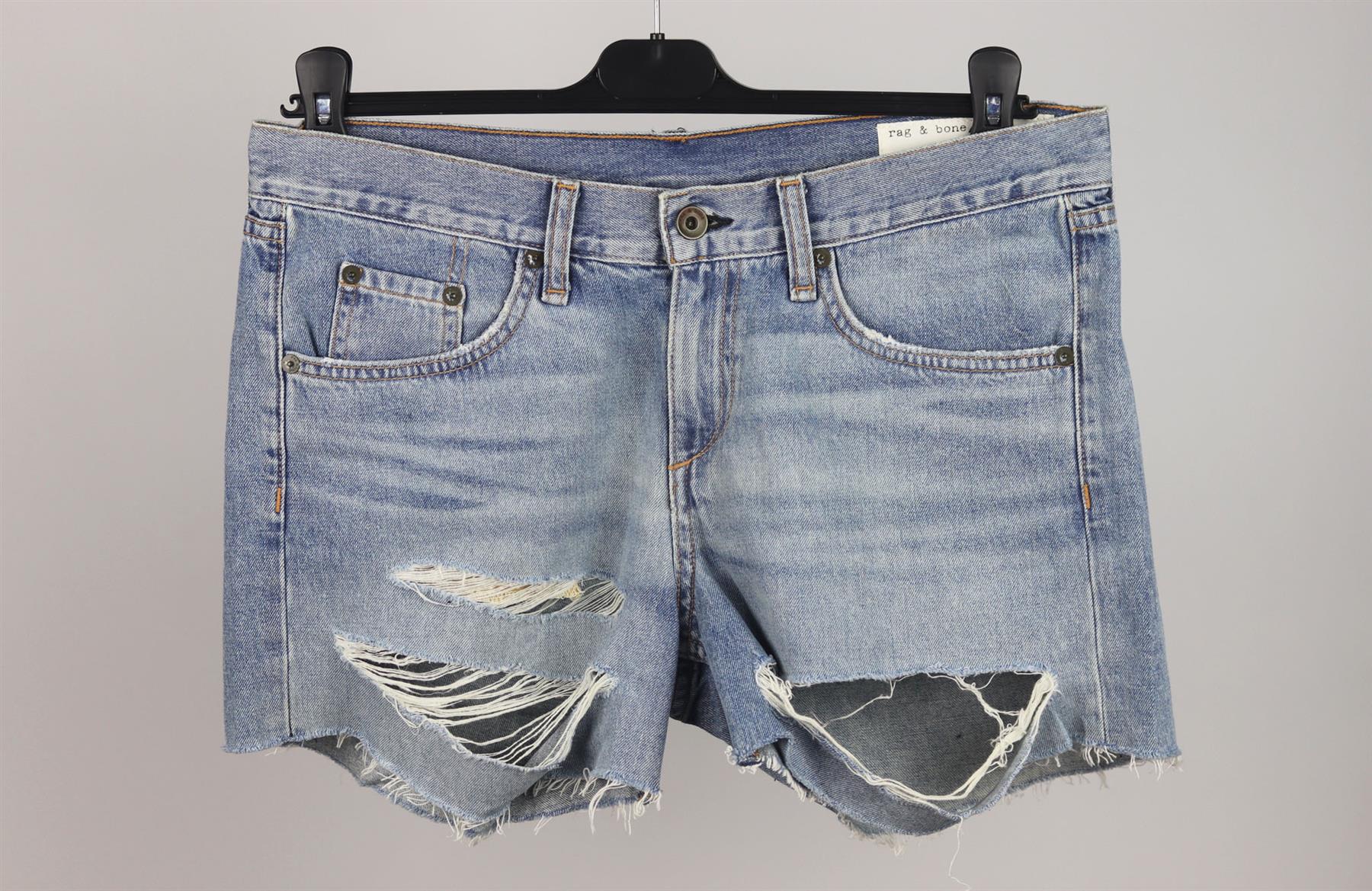 RAG AND BONE/JEAN BOYFRIEND DISTRESSED DENIM SHORTS W26 UK 8 - Image 2