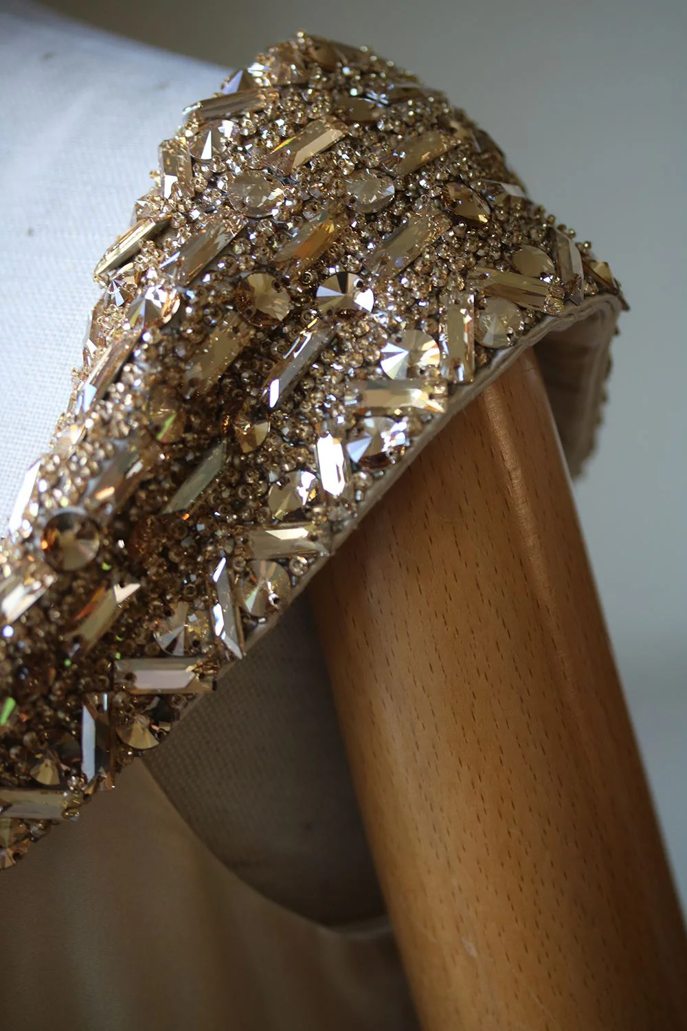 RALPH AND RUSSO COUTURE BRIDAL CRYSTAL EMBELLISHED LONG DRESS LARGE - Image 3