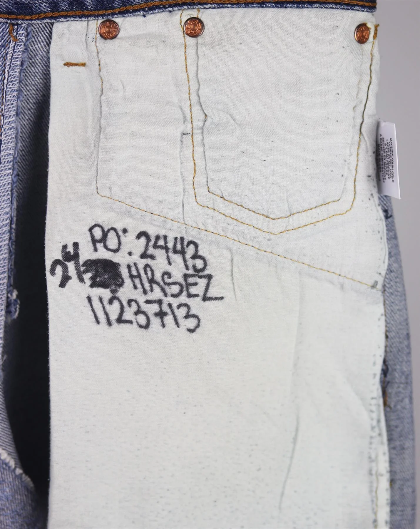 RE/DONE DISTRESSED HIGH WAISTED DENIM SHORTS W24 UK 6 - Image 5
