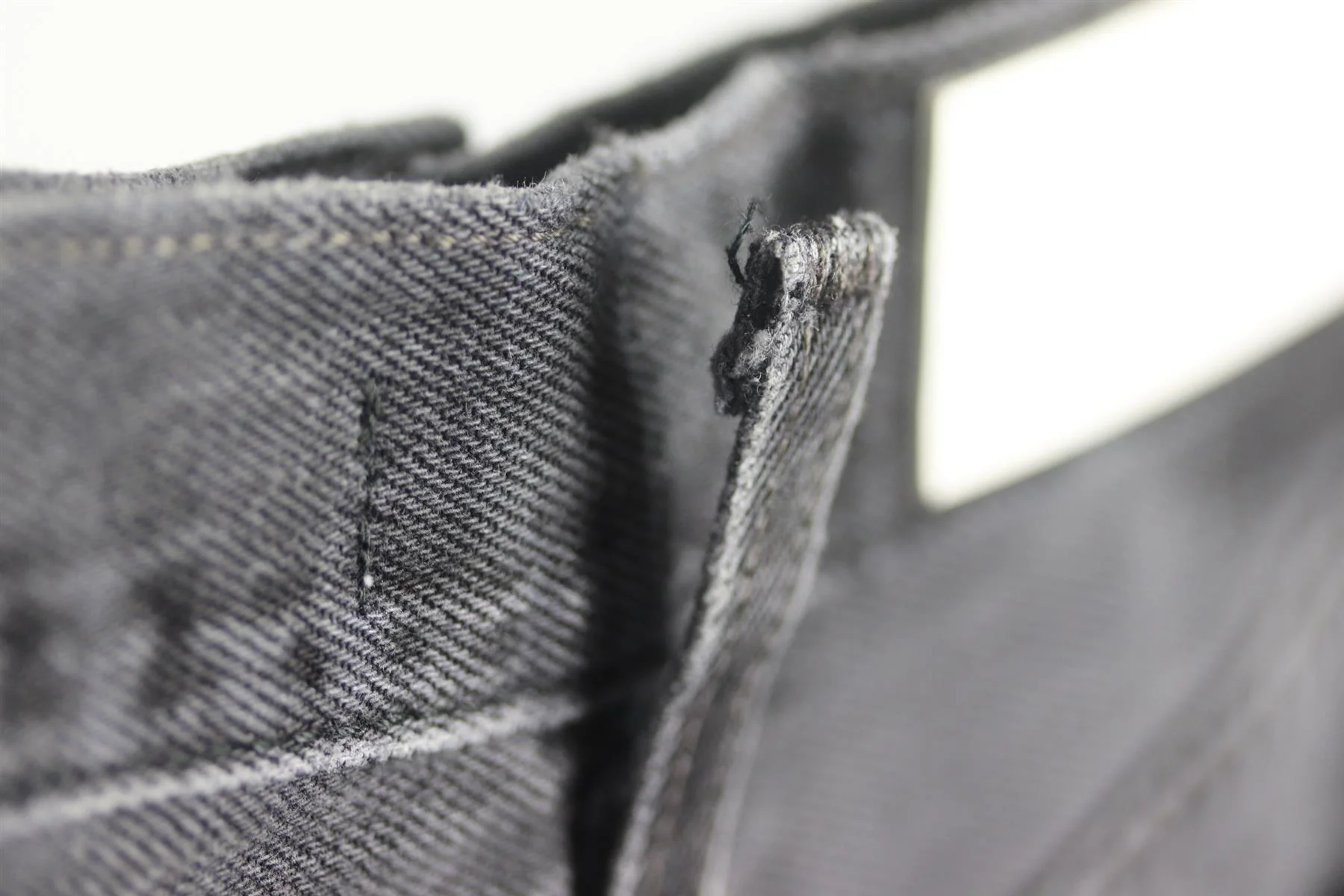 RE/DONE DISTRESSED HIGH WAISTED DENIM SHORTS W24 UK 6 - Image 5