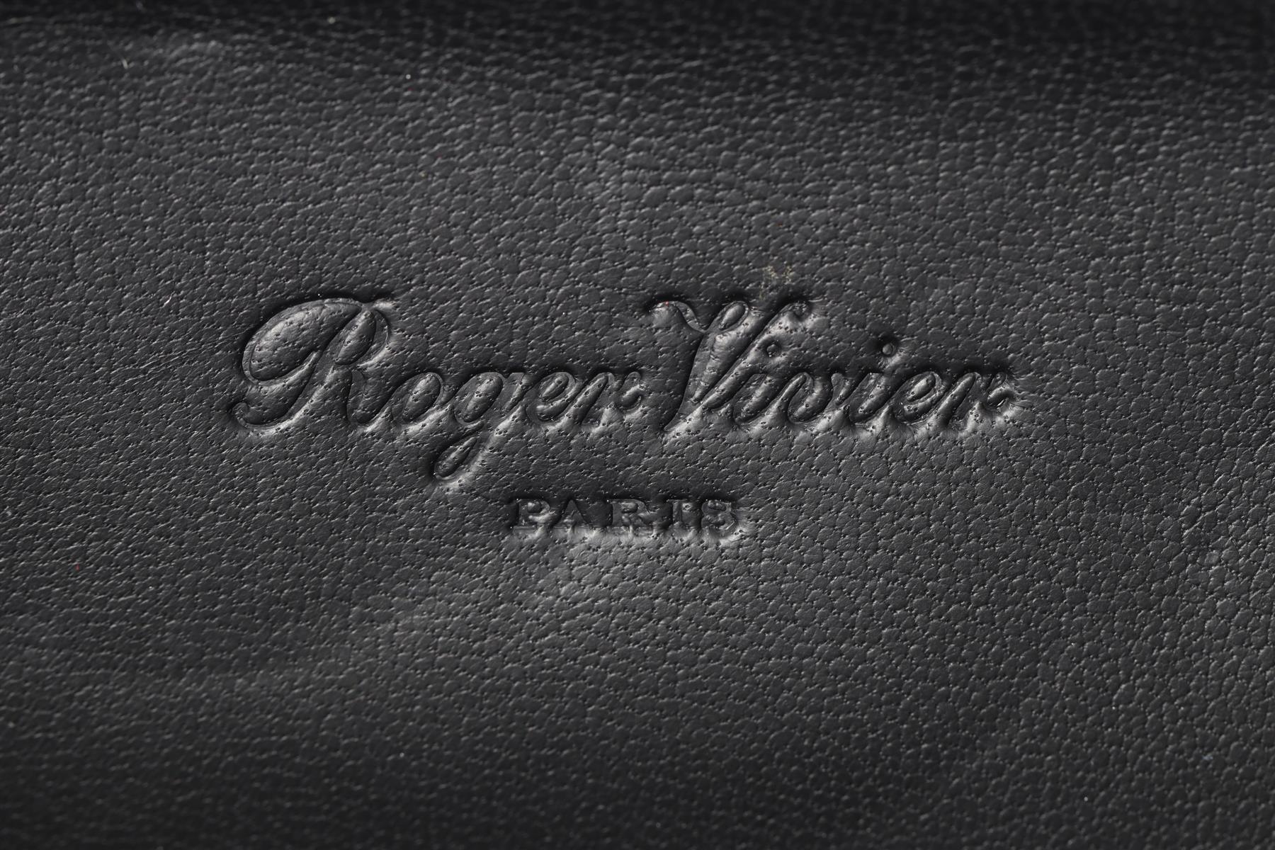 ROGER VIVIER BEIGE BELLE SNAKESKIN CLUTCH - Image 10