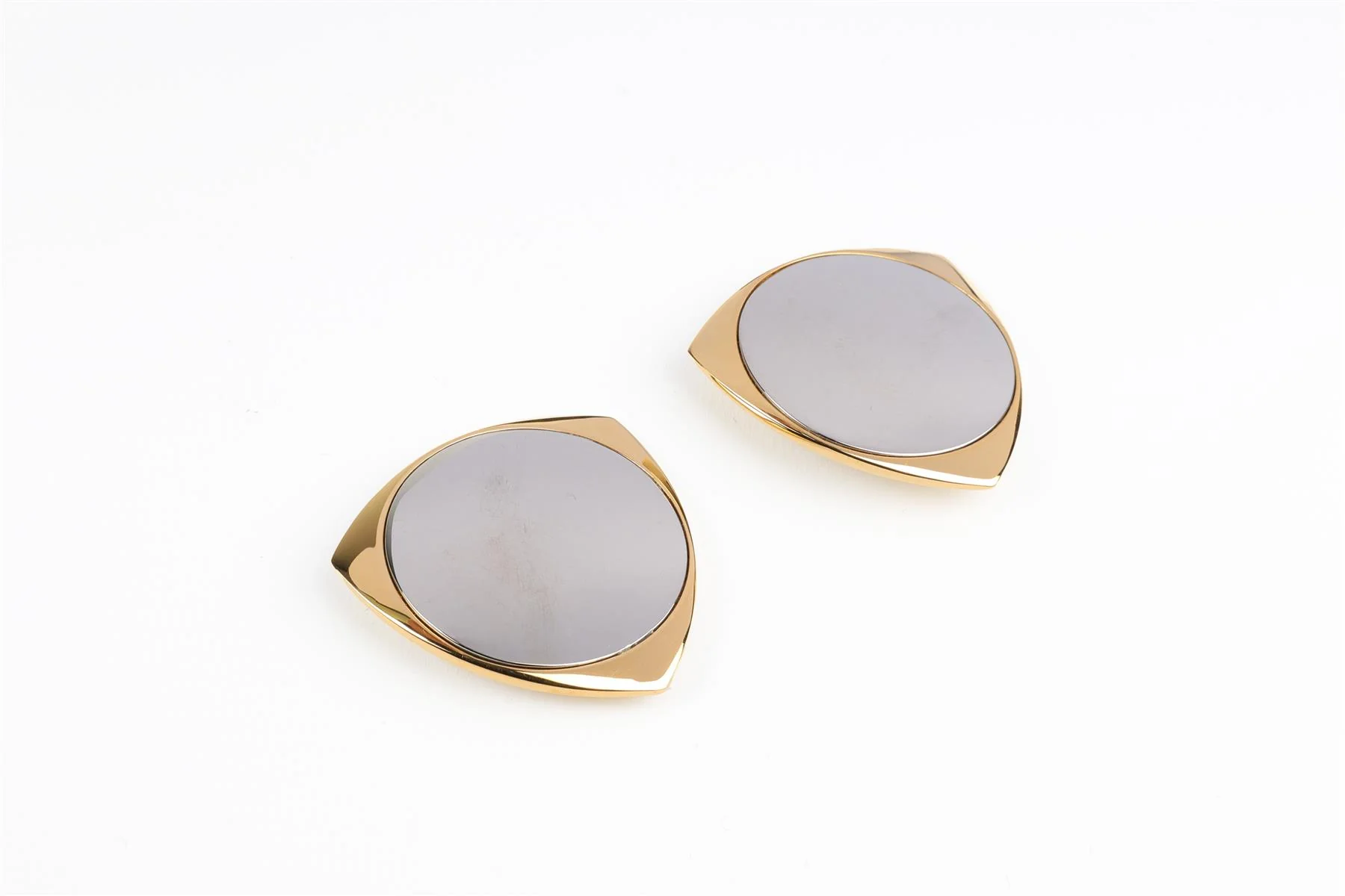 SAINT LAURENT GOLD SHIELD BRASS CLIP EARRINGS - Image 4