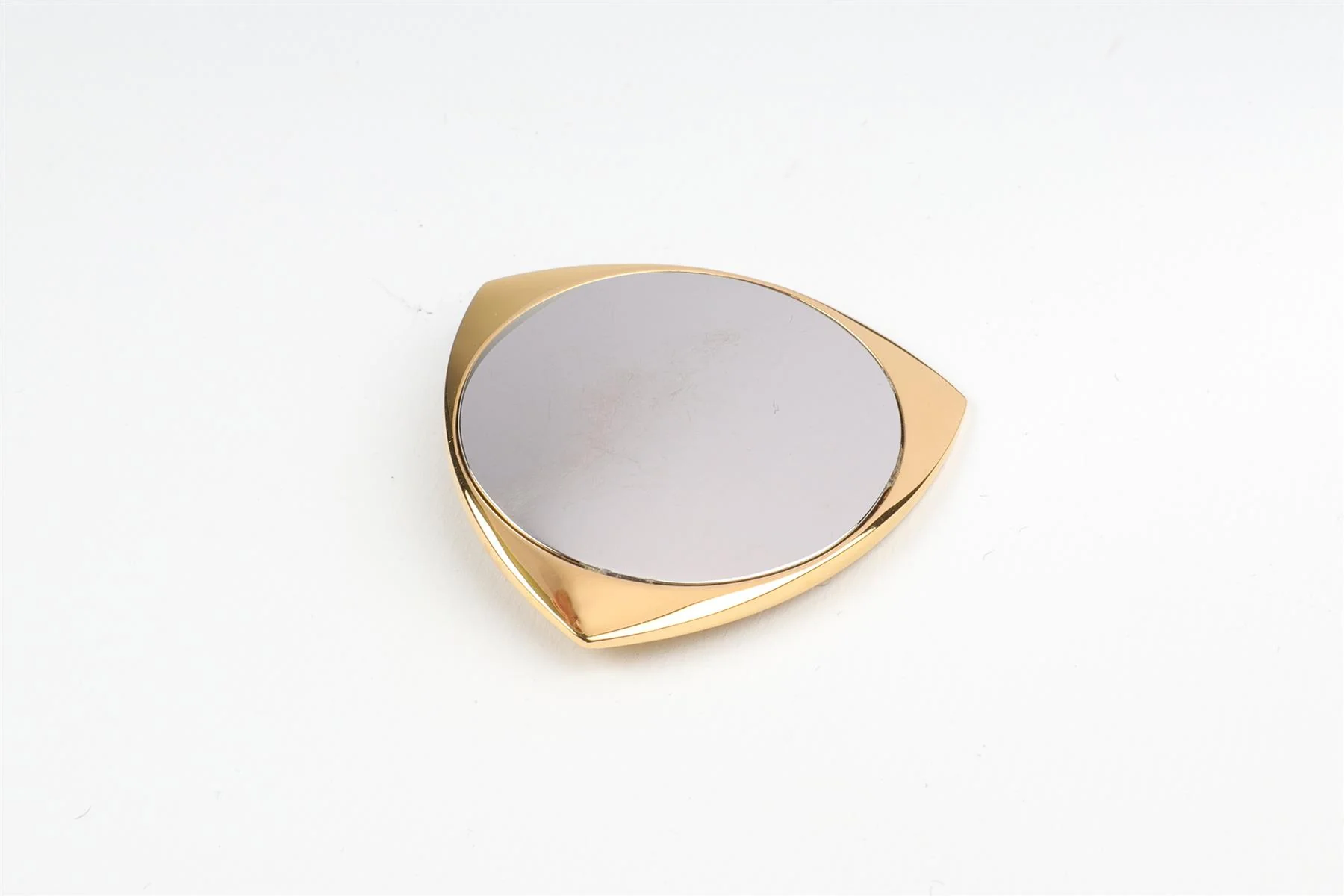 SAINT LAURENT GOLD SHIELD BRASS CLIP EARRINGS - Image 5