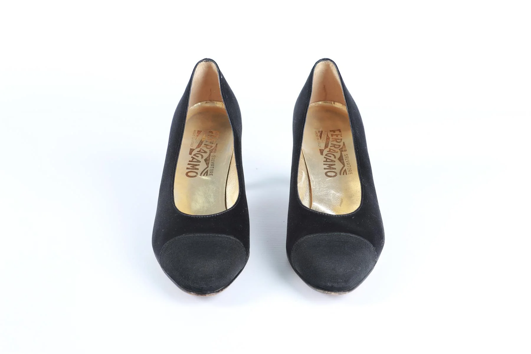 SALVATORE FERRAGAMO BLACK SATIN PUMPS - Image 3