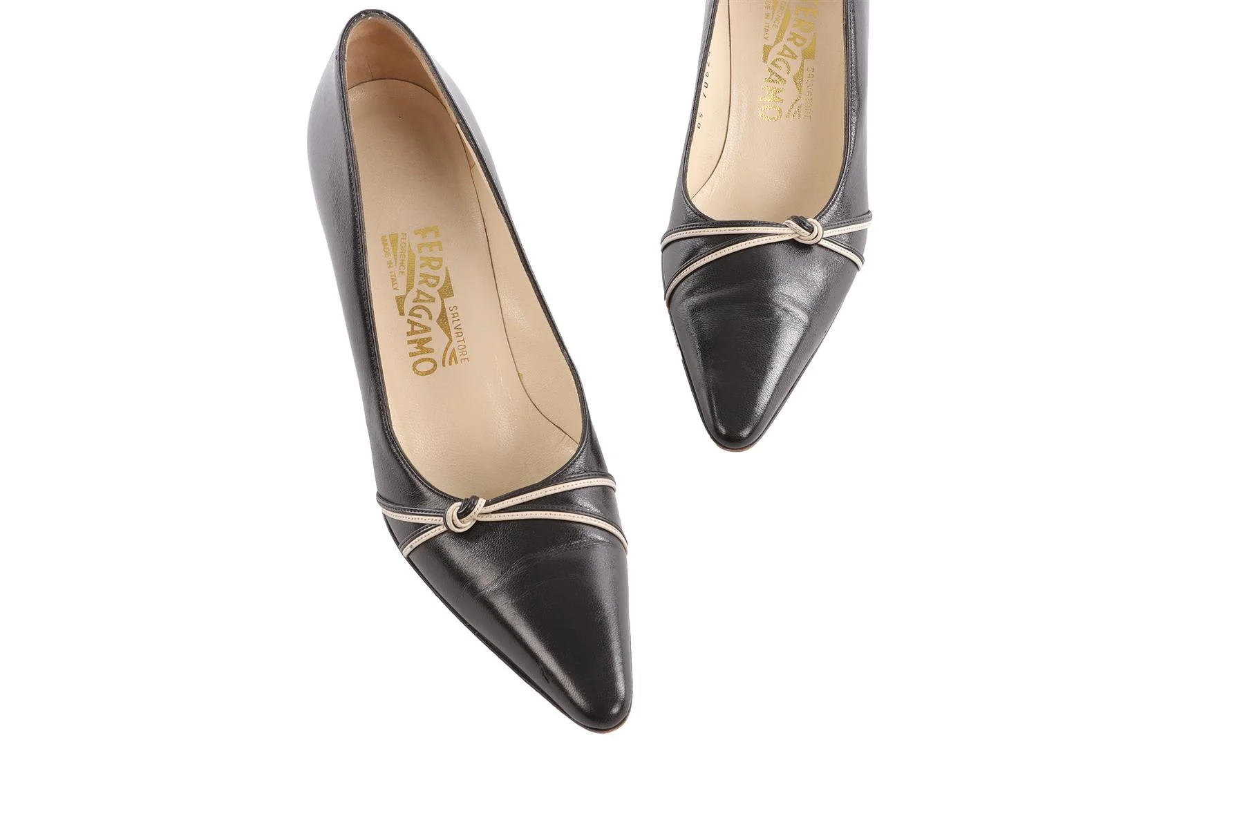 SALVATORE FERRAGAMO BLACK VINTAGE LEATHER PUMPS US 7 EU 37 UK 4 - Image 4