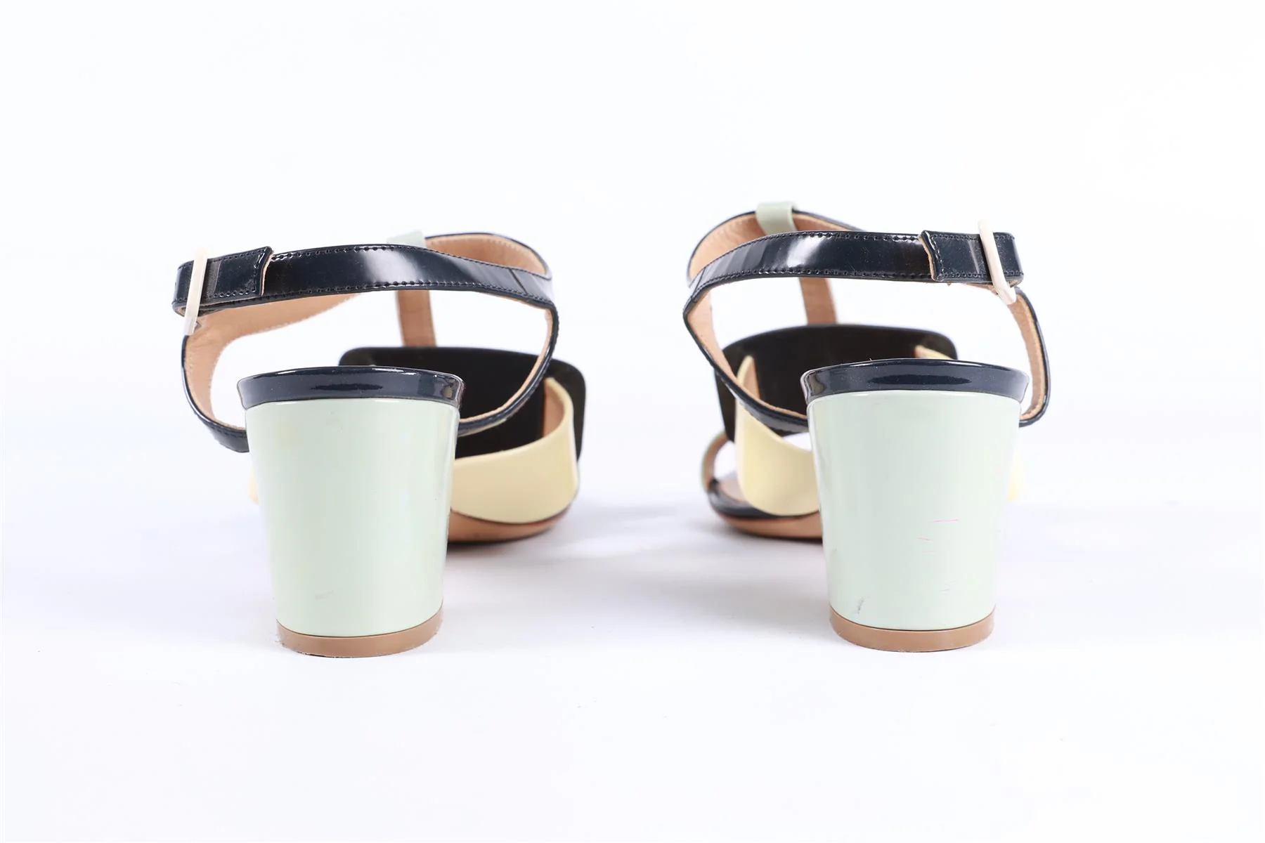 SALVATORE FERRAGAMO BLUE PATENT LEATHER SANDALS - Image 5