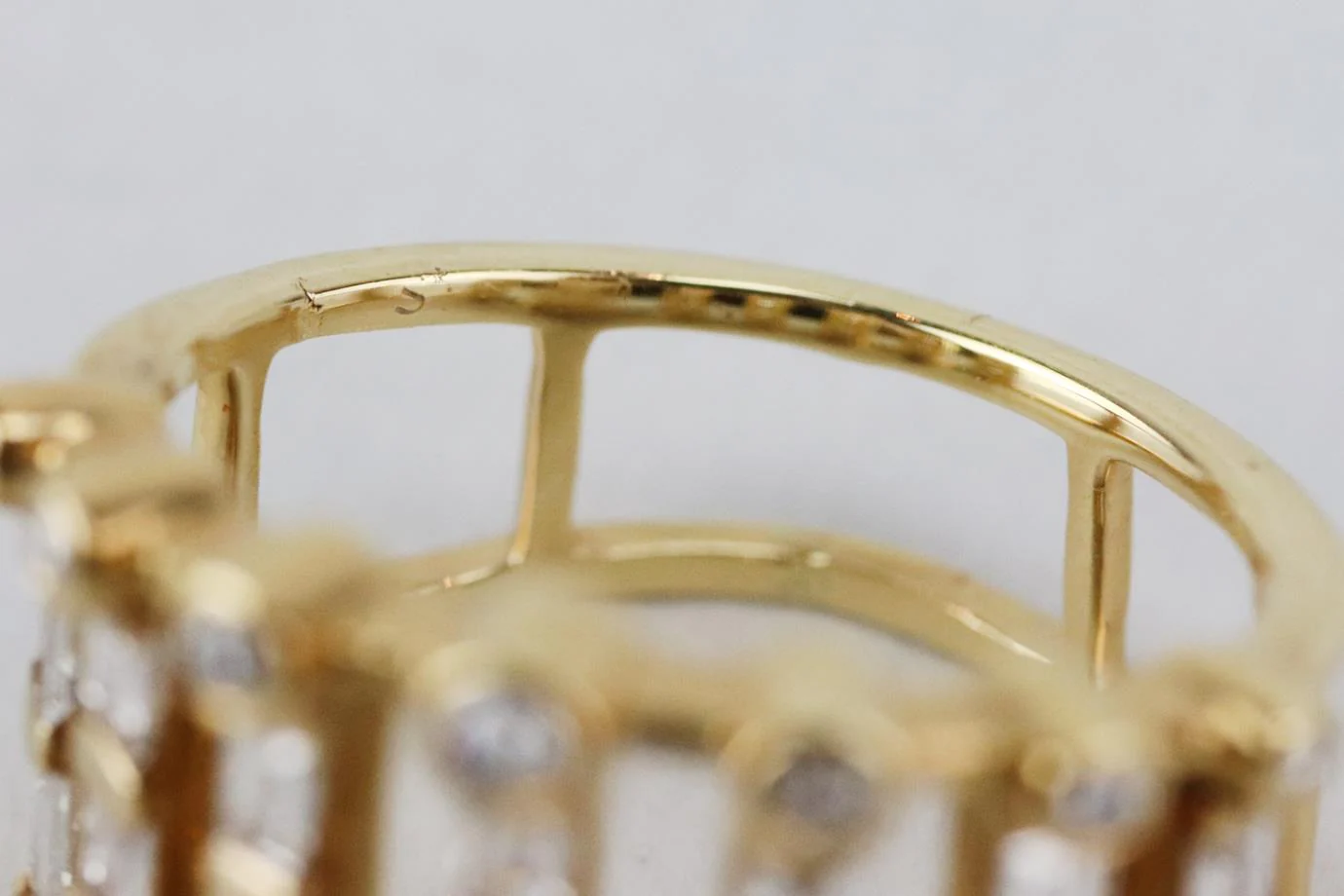 SHAY ROYAL 18K YELLOW GOLD AND MIXED DIAMOND RING 15.5 MM - Image 9