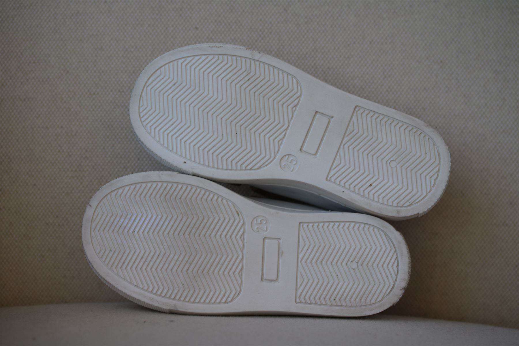 SIMONETTA MINI GIRLS RED HEART TRAINERS EU 25 UK 8 - Image 4