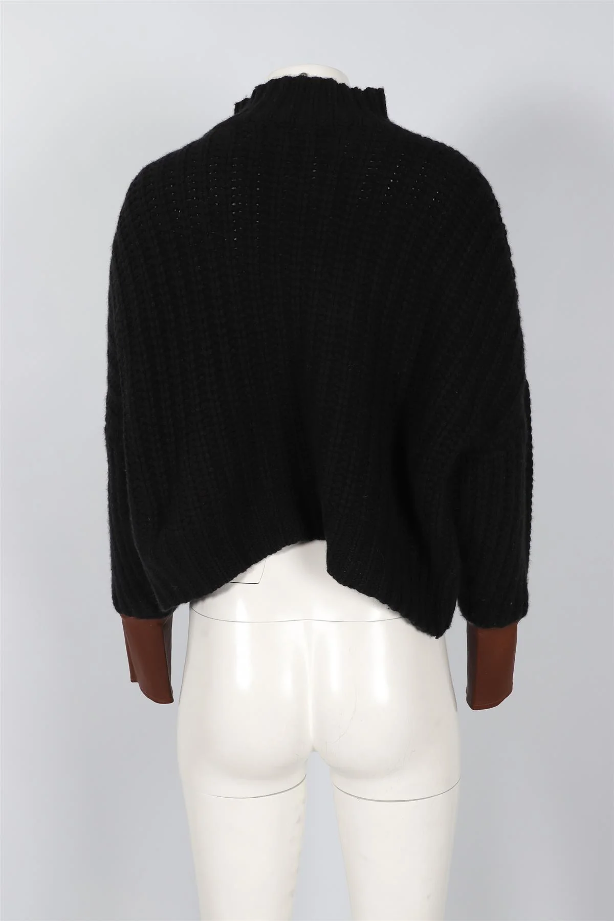 SKIIMS BLACK CASHMERE SWEATER MEDIUM - Image 4