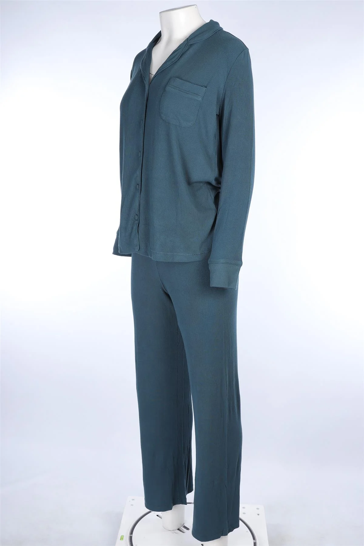SKIMS GREEN PYJAMA SET SMALL - Image 3