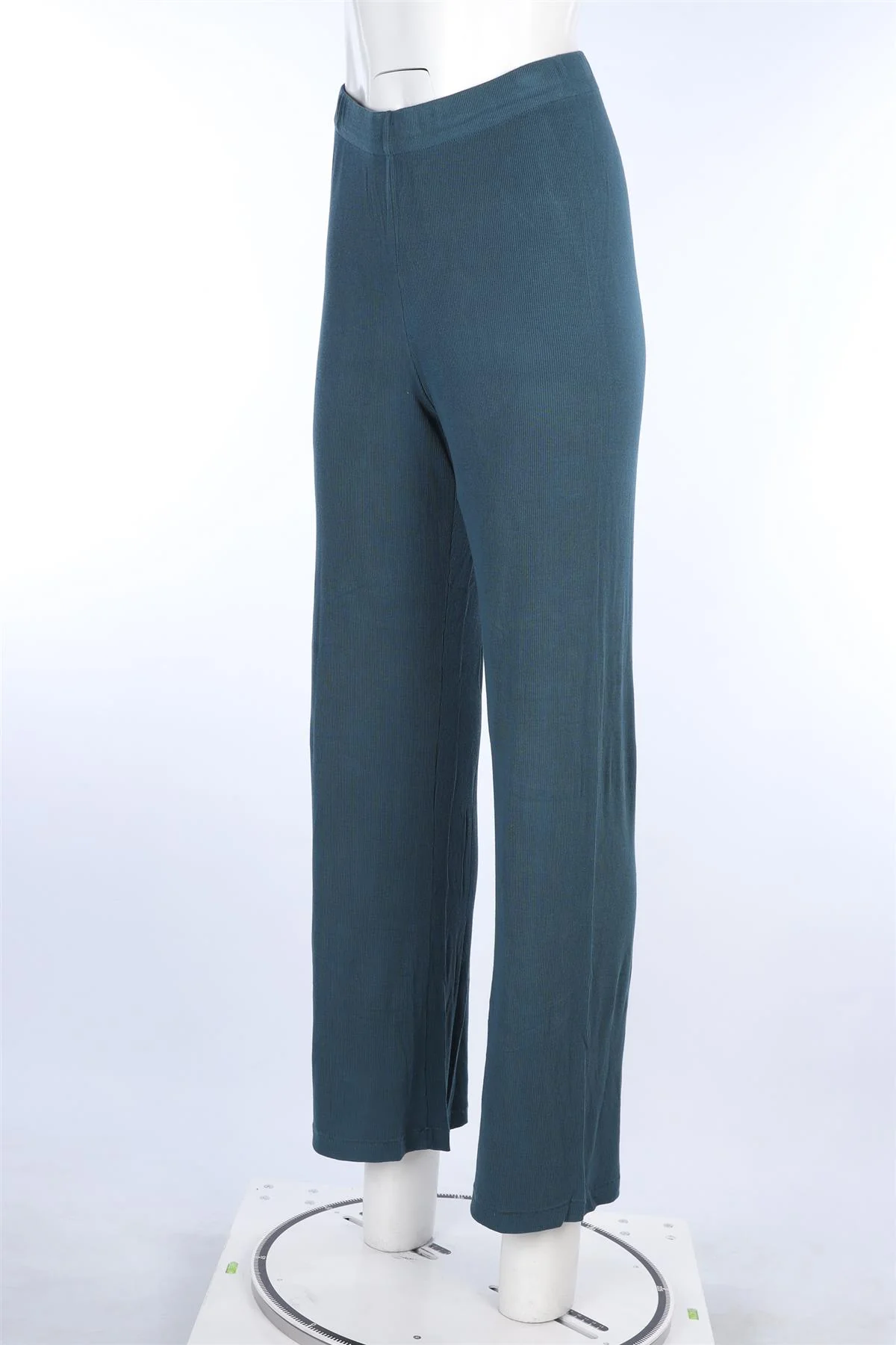 SKIMS GREEN PYJAMA SET SMALL - Image 6