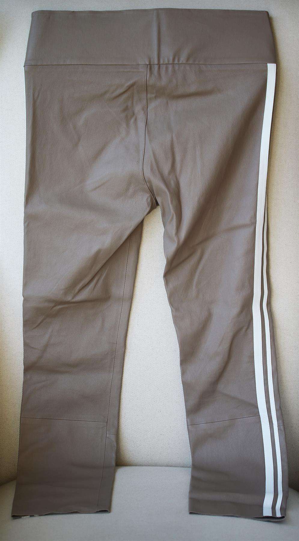 SPRWMN ATHLETIC CAPRI LEATHER LEGGINGS LARGE - Image 3