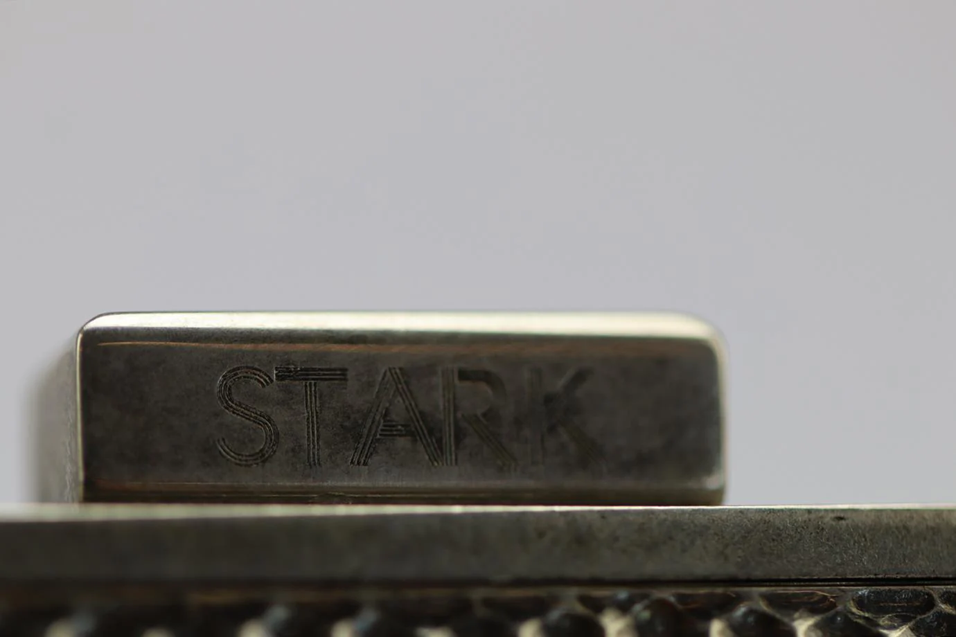 STARK EMBOSSED GUNMETAL TONE CLUTCH - Image 7