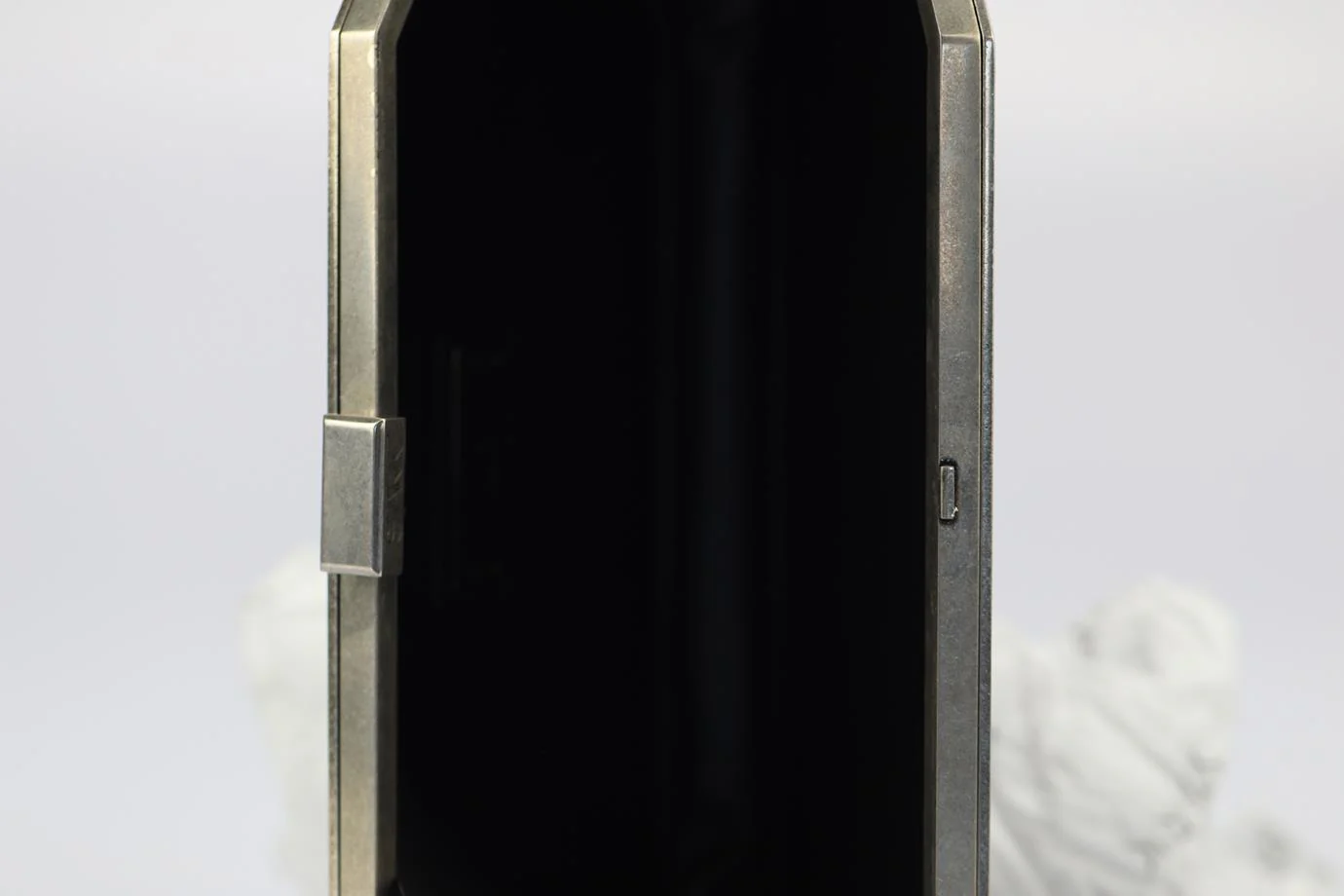 STARK EMBOSSED GUNMETAL TONE CLUTCH - Image 9