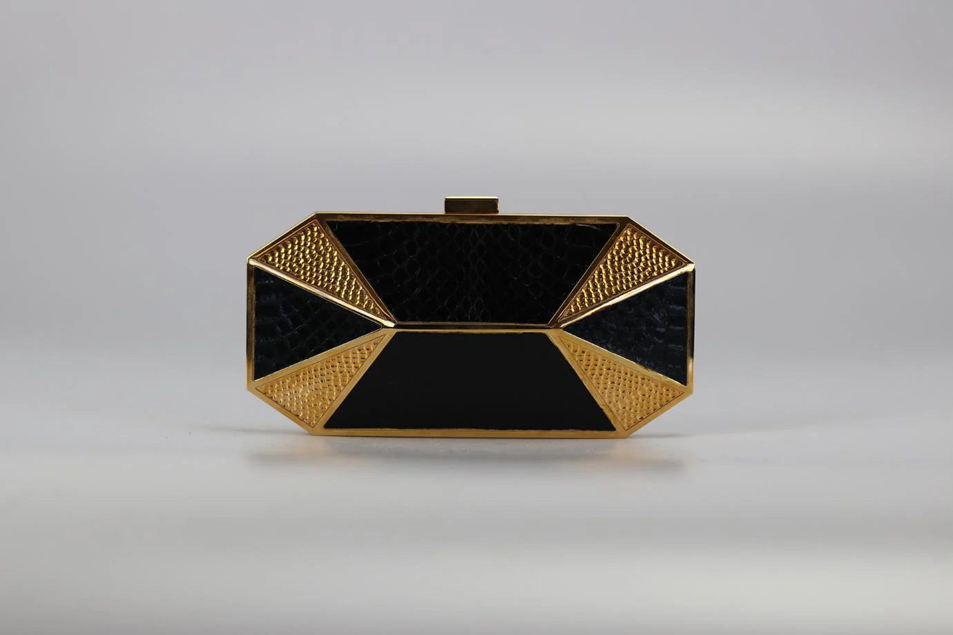 STARK PYTHON AND GOLD TONE CLUTCH - Image 4