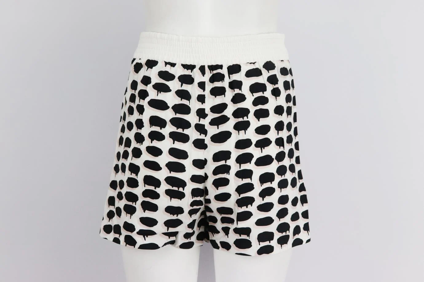 STELLA MCCARTNEY PRINTED CREPE SHORTS IT 36 UK 4 - Image 4