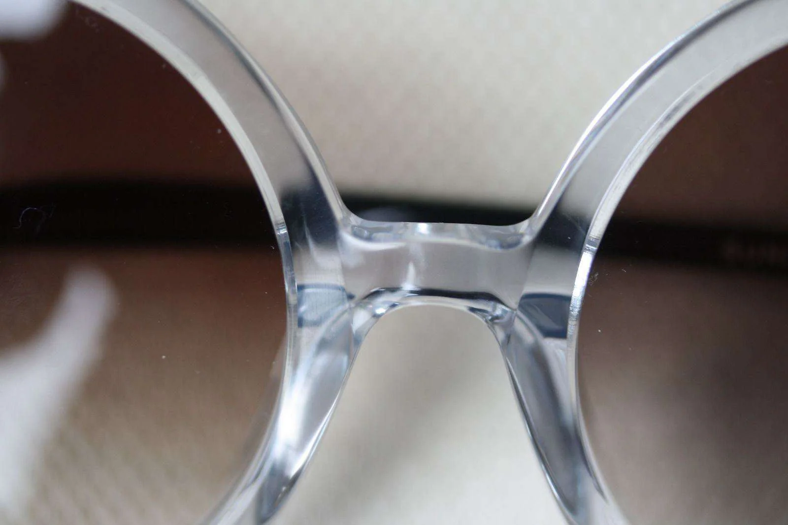 SUNDAY SOMEWHERE CLEAR ROUND TILDA SUNGLASSES - Image 4